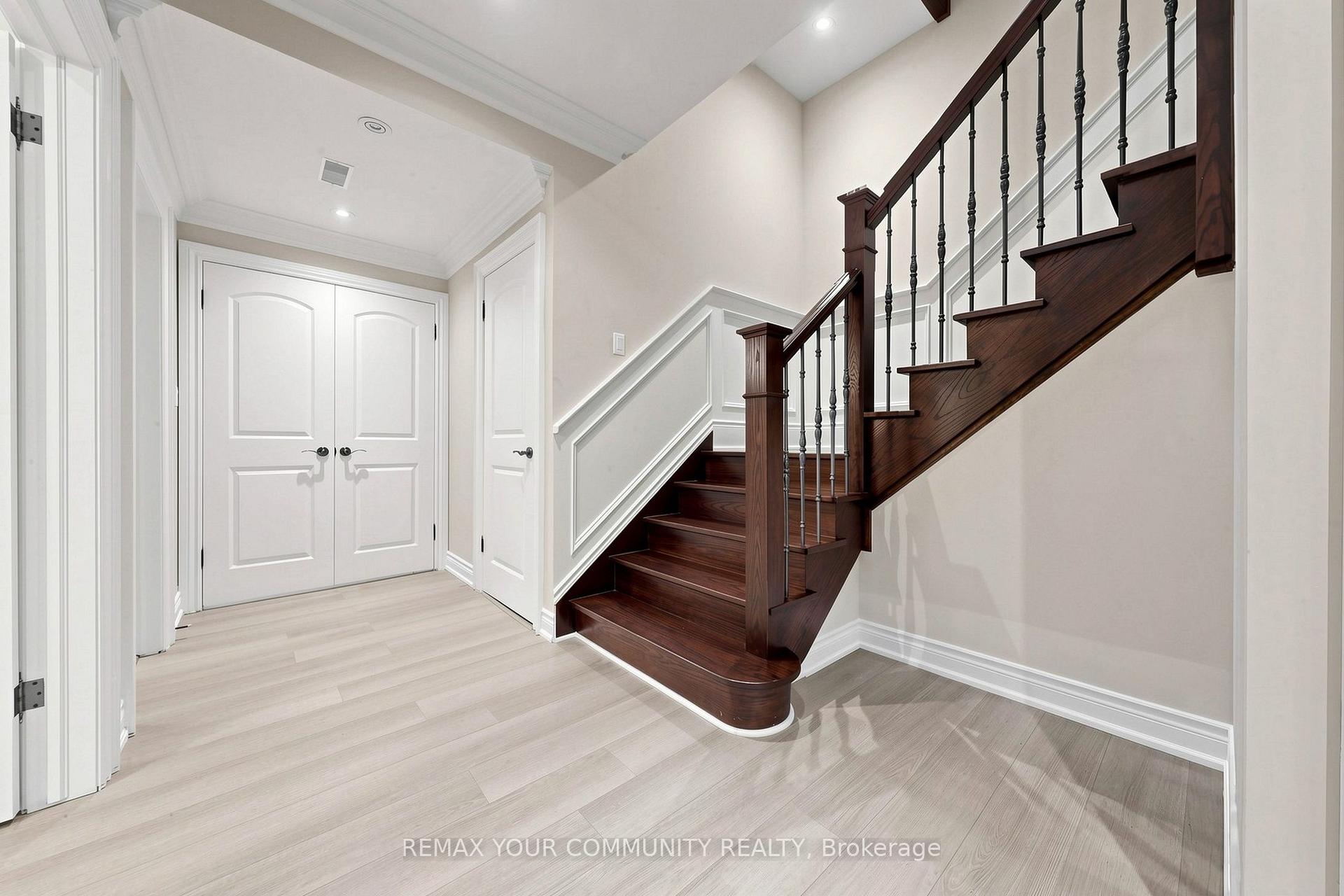 Photo 37 of 39 Moore Park Avenue, North York, Newtonbrook West — HOMEH