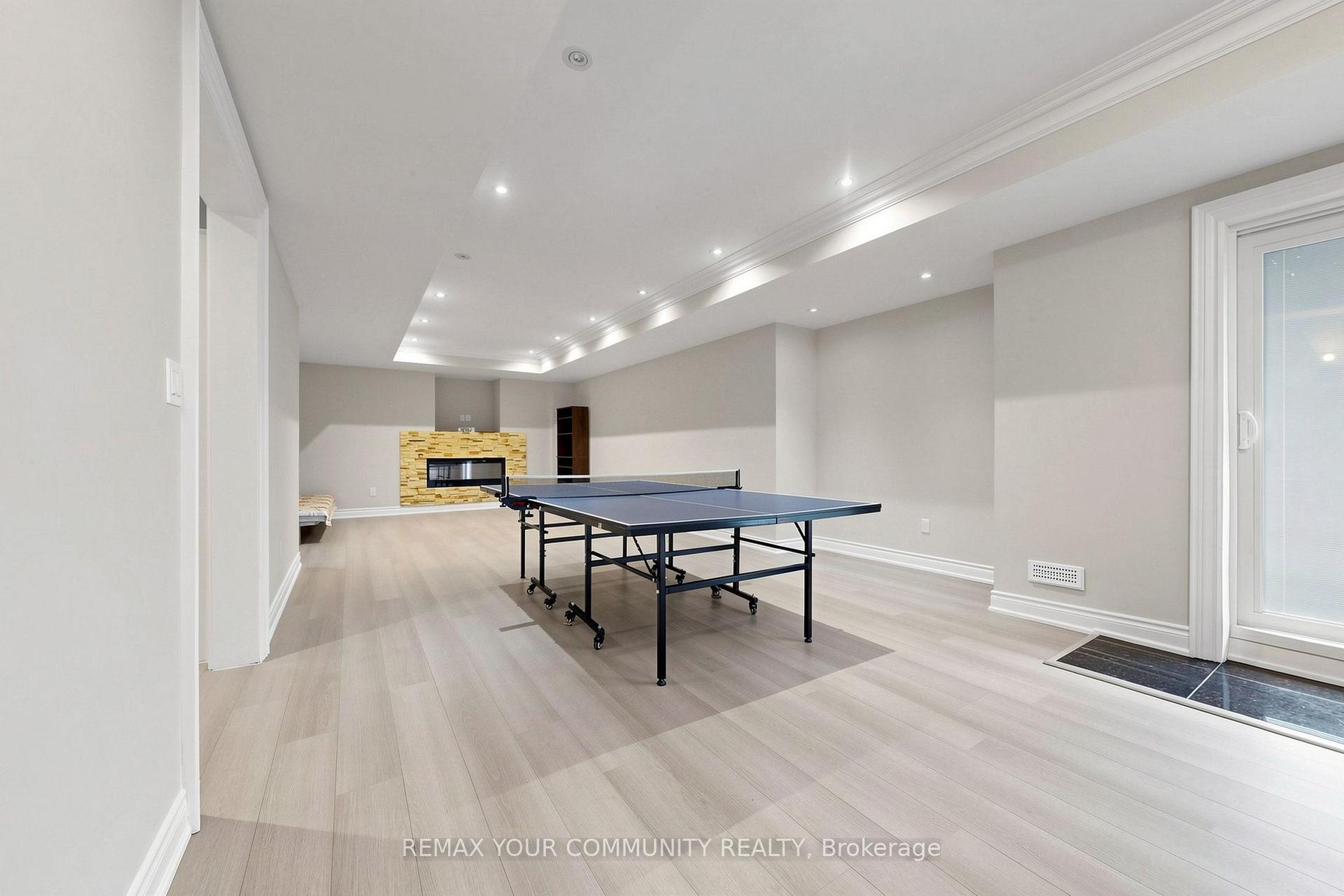 Photo 40 of 39 Moore Park Avenue, North York, Newtonbrook West — HOMEH