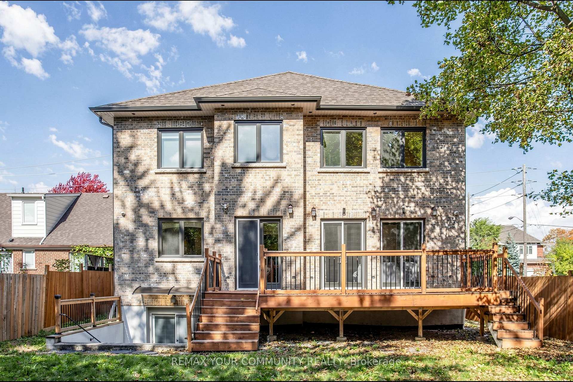 Photo 46 of 39 Moore Park Avenue, North York, Newtonbrook West — HOMEH