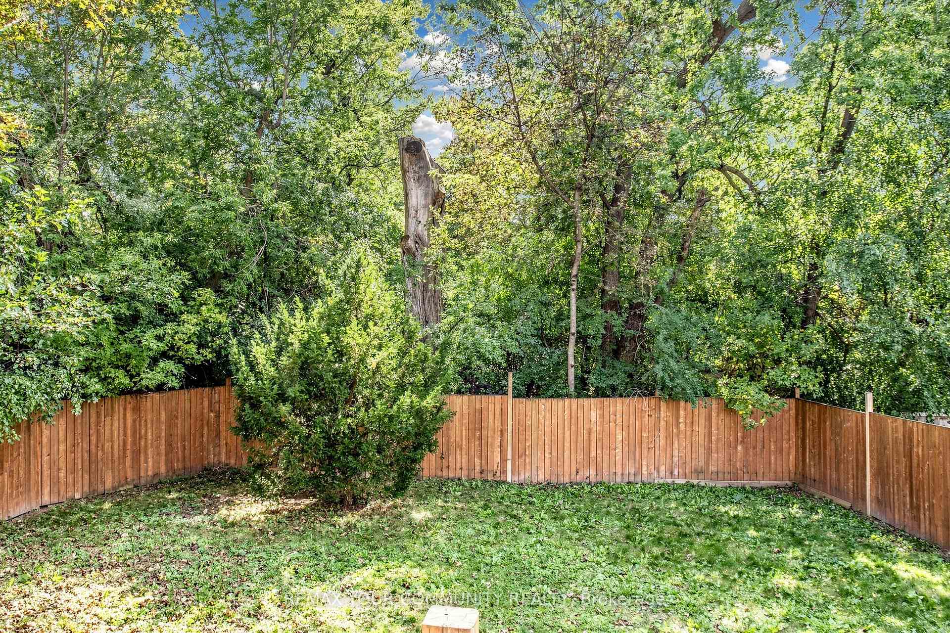 Photo 49 of 39 Moore Park Avenue, North York, Newtonbrook West — HOMEH