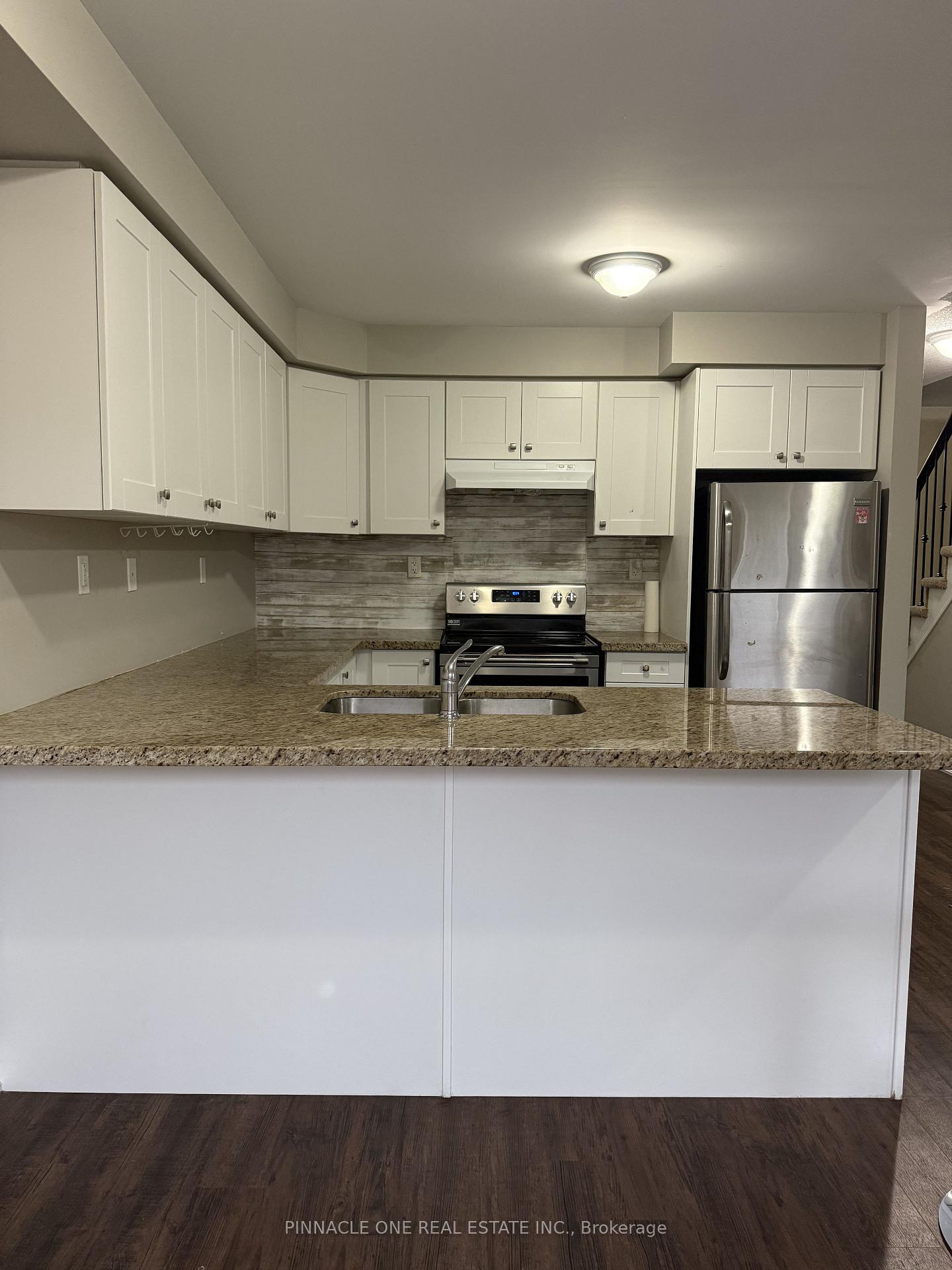 Photo 5 of 34 Markham Trail, Clarington, Bowmanville — HOMEH