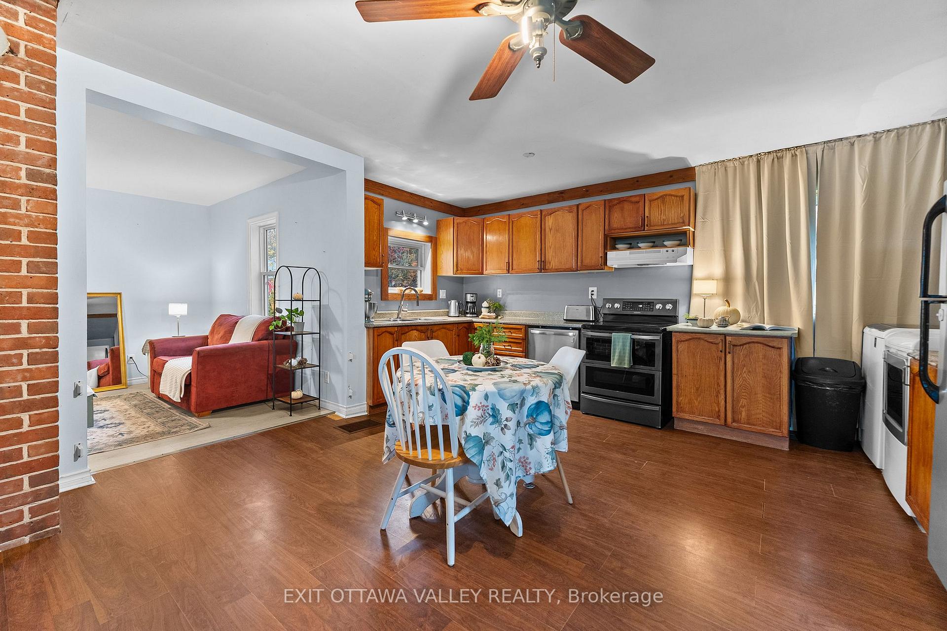 Photo 6 of 106 Bonnechere Street E, Bonnechere Valley, Eganville/Bonnechere Twp — HOMEH