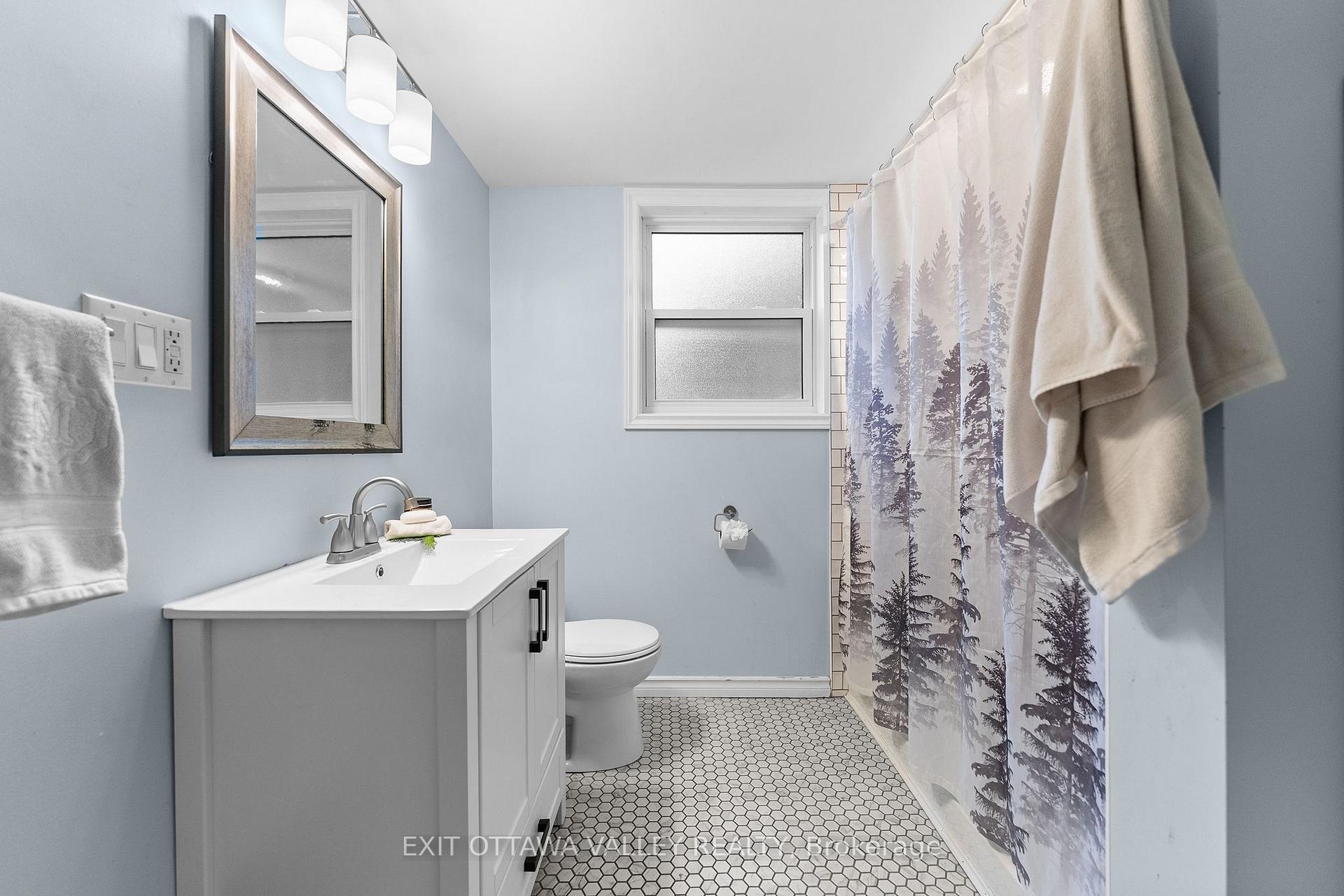 Photo 11 of 106 Bonnechere Street E, Bonnechere Valley, Eganville/Bonnechere Twp — HOMEH