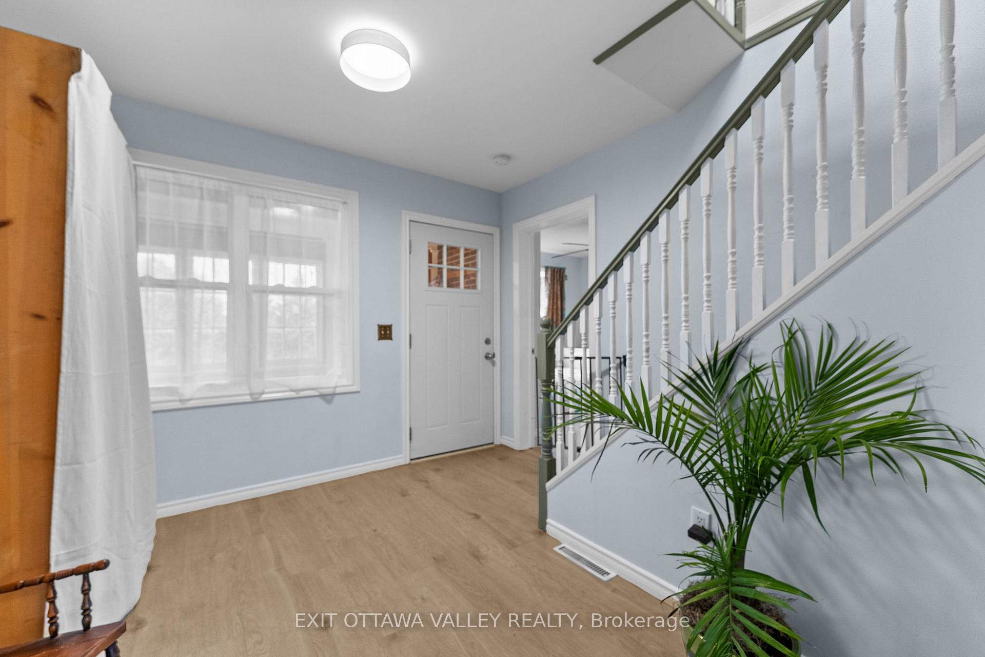 Photo 13 of 106 Bonnechere Street E, Bonnechere Valley, Eganville/Bonnechere Twp — HOMEH
