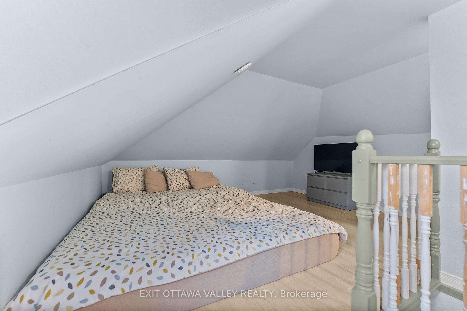 Photo 18 of 106 Bonnechere Street E, Bonnechere Valley, Eganville/Bonnechere Twp — HOMEH