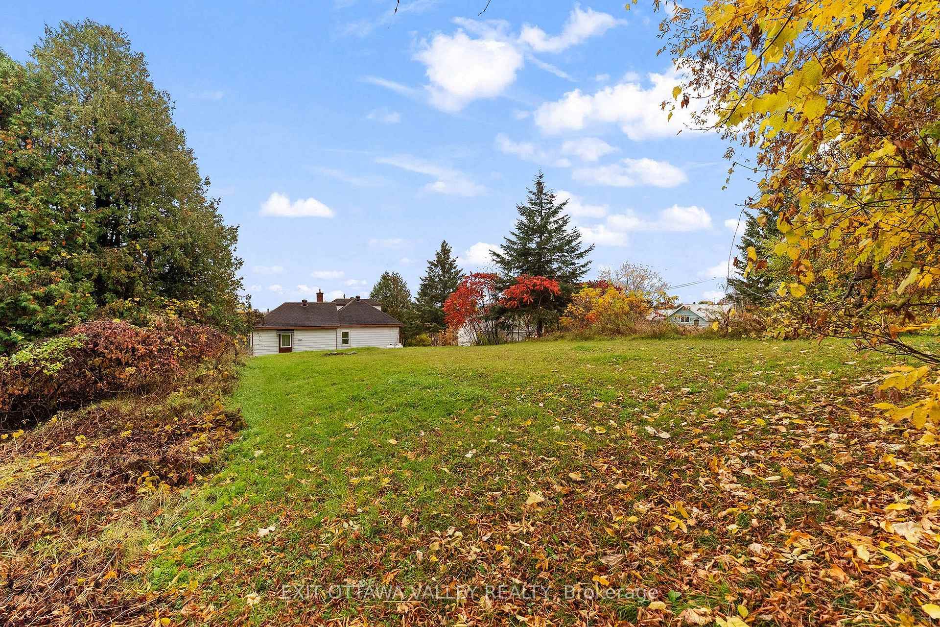 Photo 26 of 106 Bonnechere Street E, Bonnechere Valley, Eganville/Bonnechere Twp — HOMEH