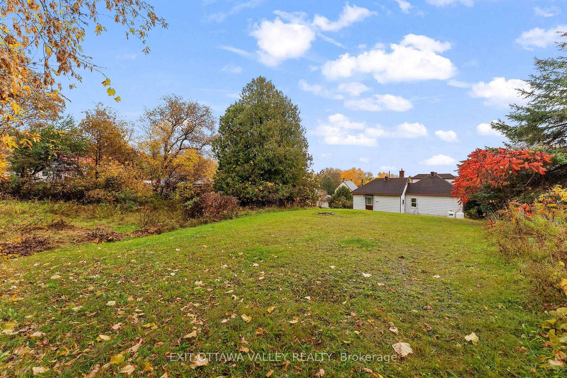 Photo 28 of 106 Bonnechere Street E, Bonnechere Valley, Eganville/Bonnechere Twp — HOMEH