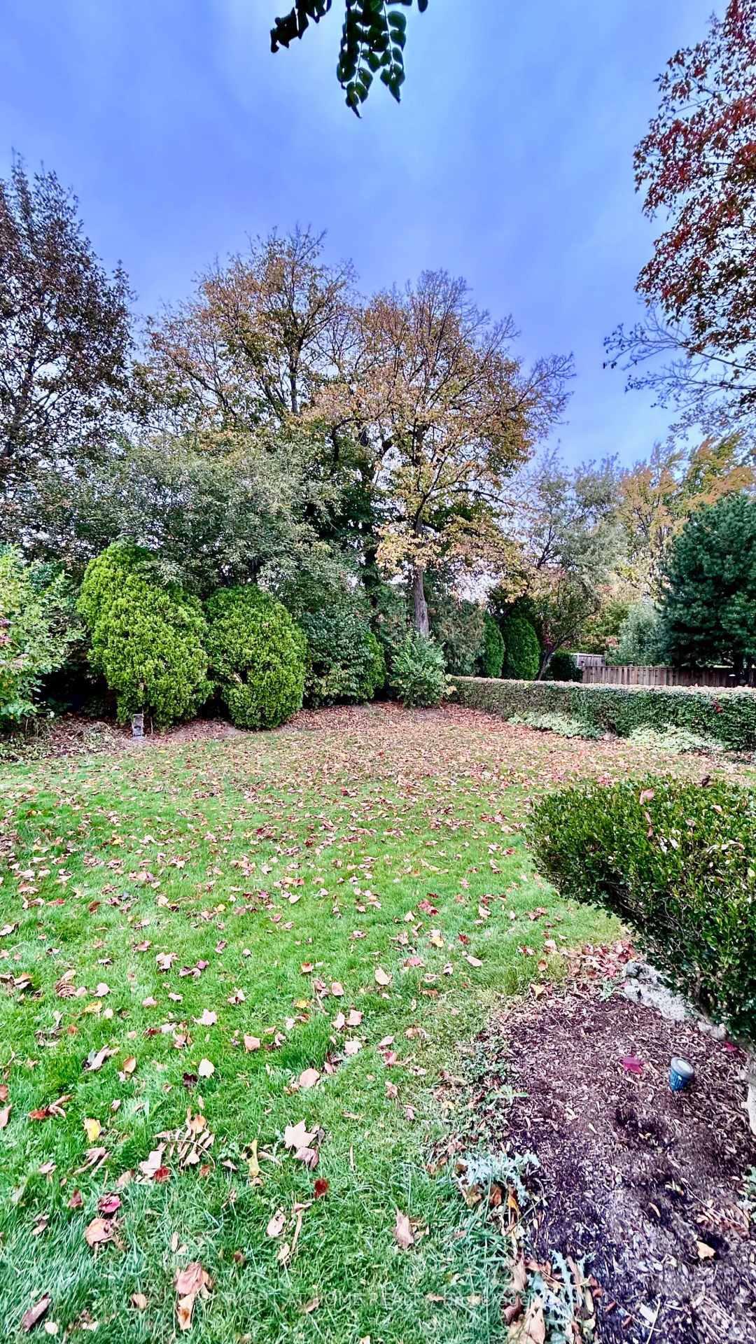 Photo 2 of 575 Eversley Drive, Mississauga, Mississauga Valleys — HOMEH
