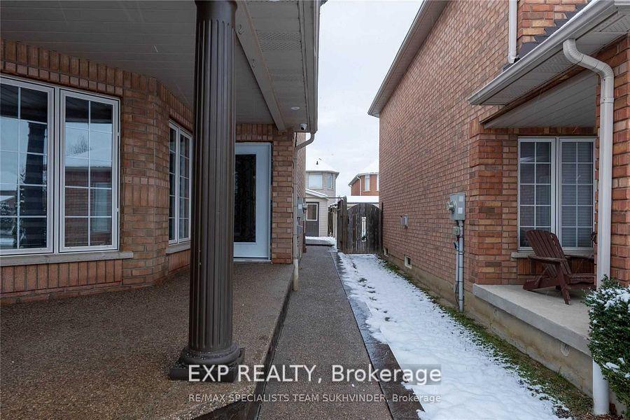 Photo 2 of Unit LOWER, 4 Trailview Lane, Caledon, Bolton West — HOMEH