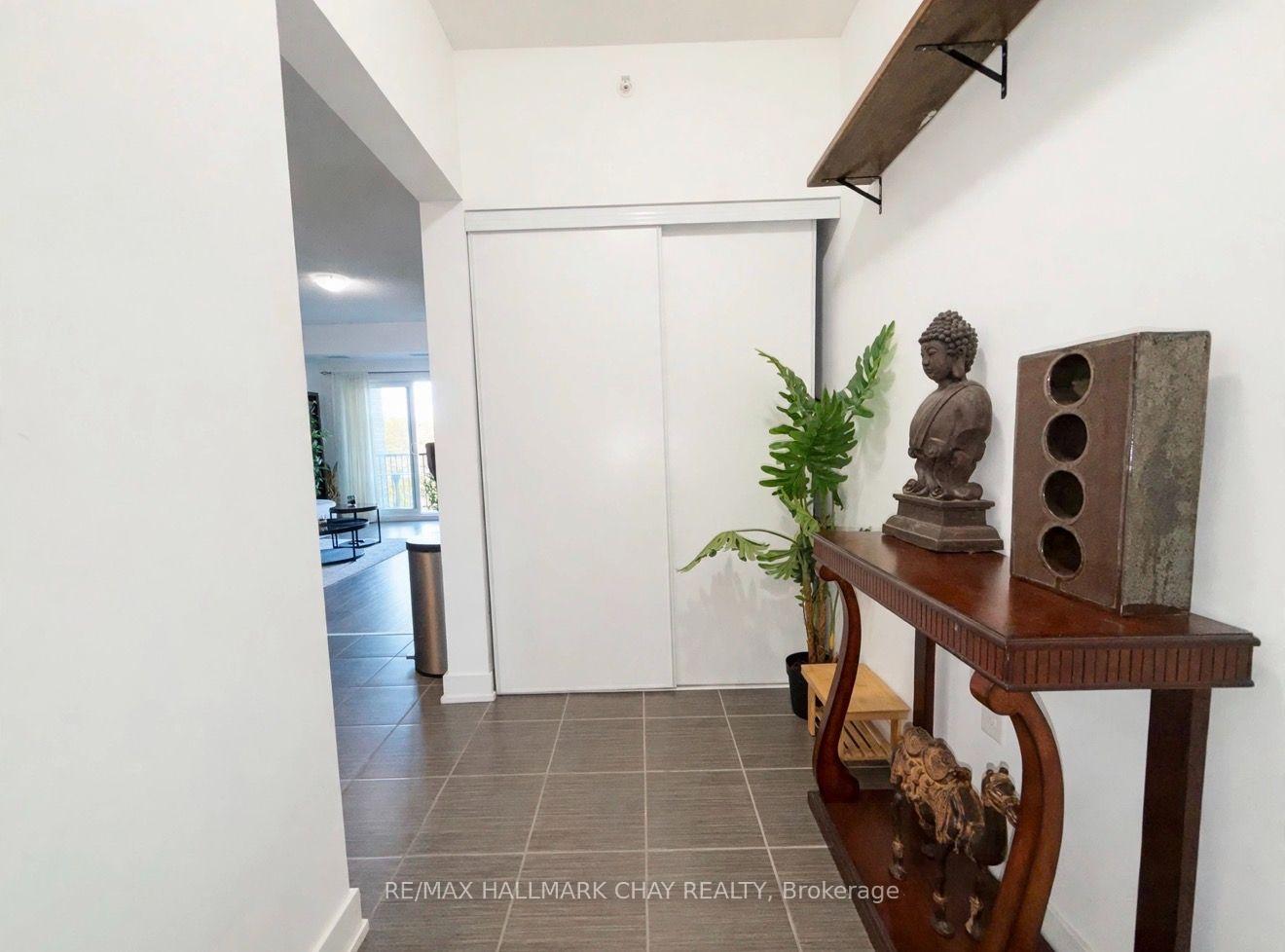 Photo 7 of Unit 304, 5 Chef Lane, Barrie, Rural Barrie Southeast — HOMEH