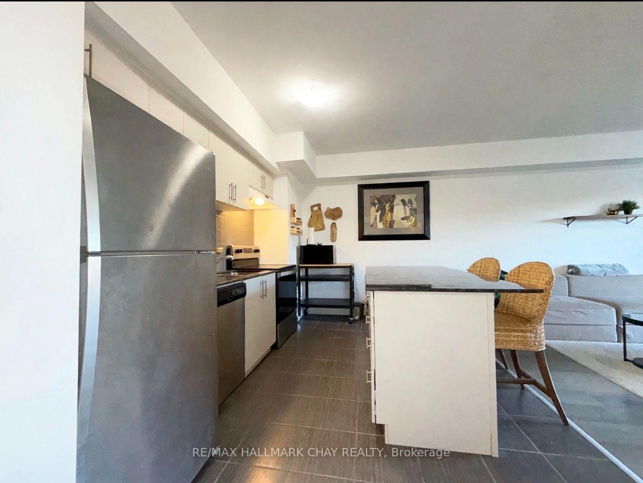 Photo 8 of Unit 304, 5 Chef Lane, Barrie, Rural Barrie Southeast — HOMEH