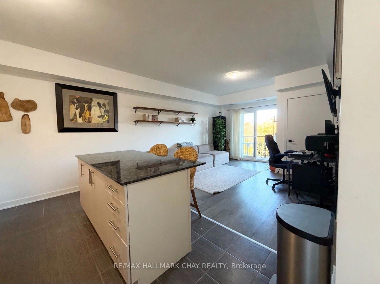 Photo 10 of Unit 304, 5 Chef Lane, Barrie, Rural Barrie Southeast — HOMEH