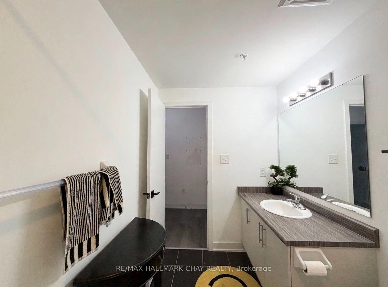 Photo 17 of Unit 304, 5 Chef Lane, Barrie, Rural Barrie Southeast — HOMEH