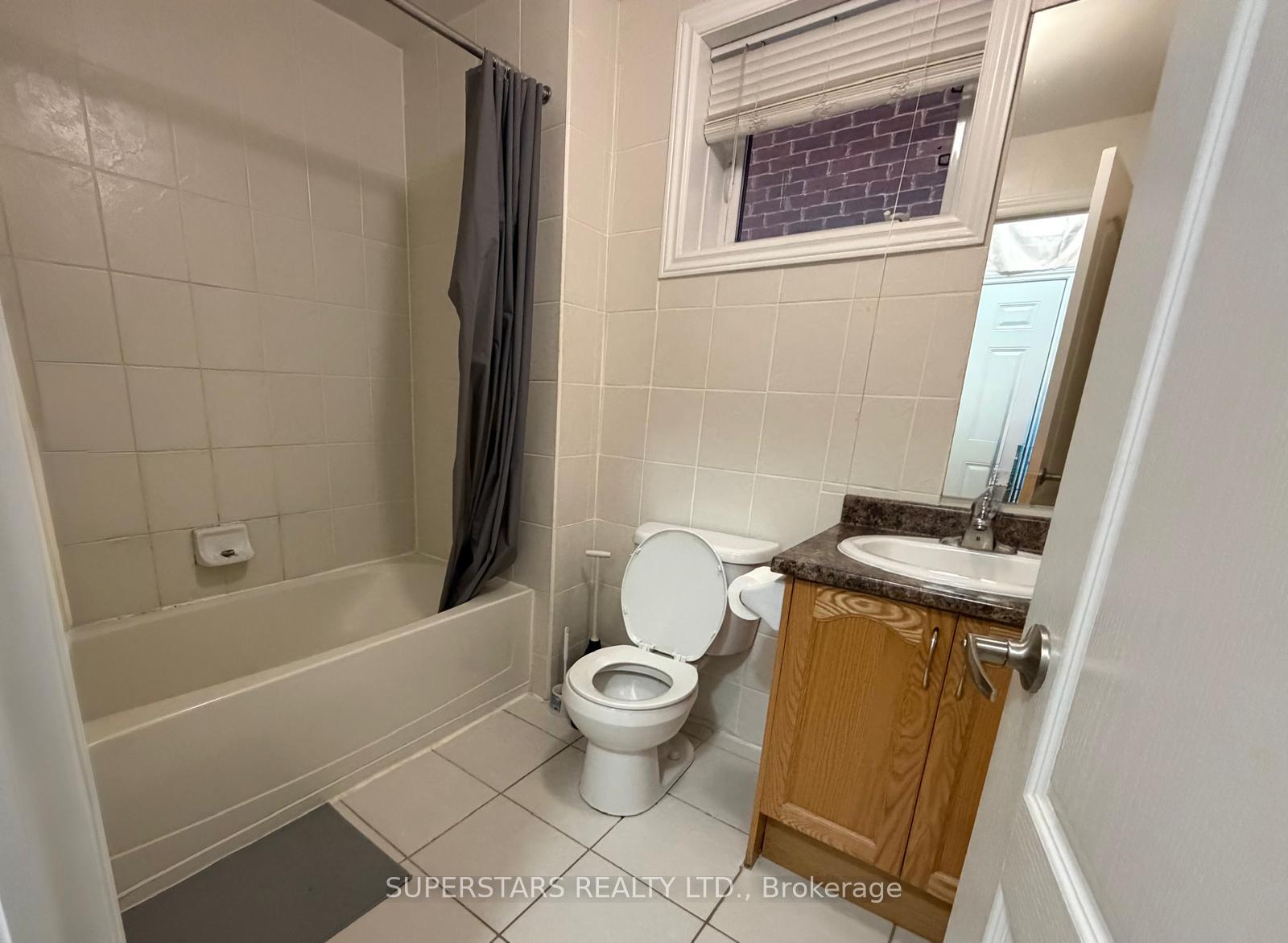 Photo 3 of Unit Basement, 11 Zeng Cheng Drive, Markham, Victoria Square — HOMEH