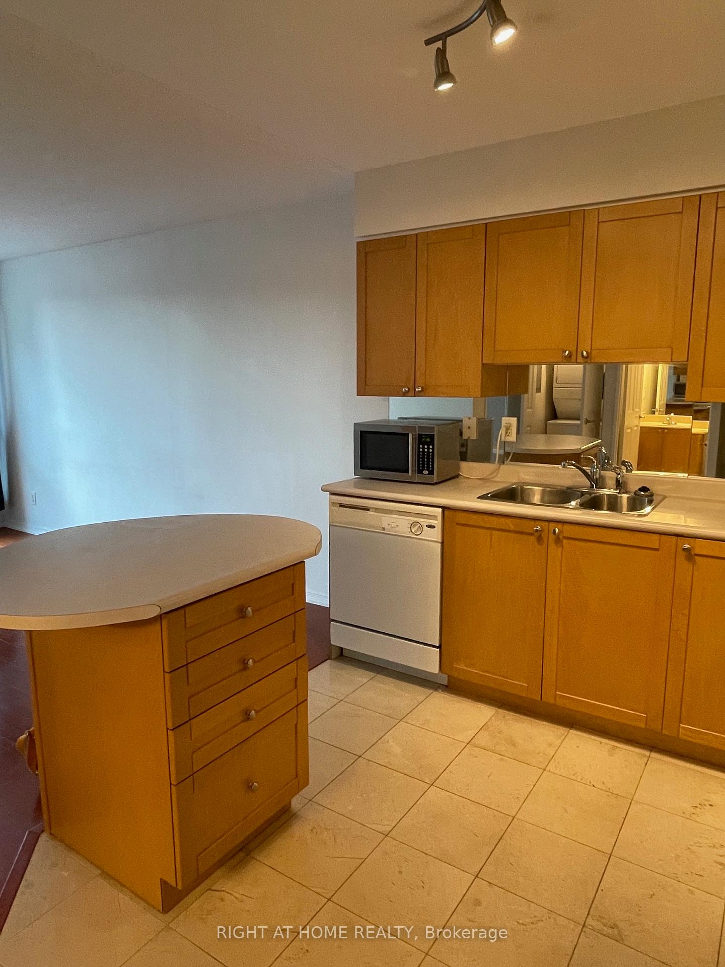 Photo 10 of Unit 1106, 230 King Street E, Toronto, Moss Park — HOMEH