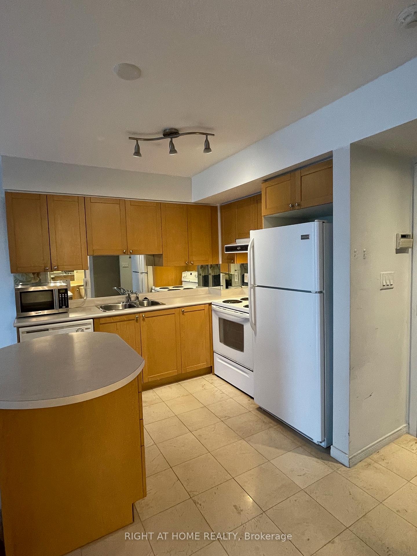Photo 11 of Unit 1106, 230 King Street E, Toronto, Moss Park — HOMEH