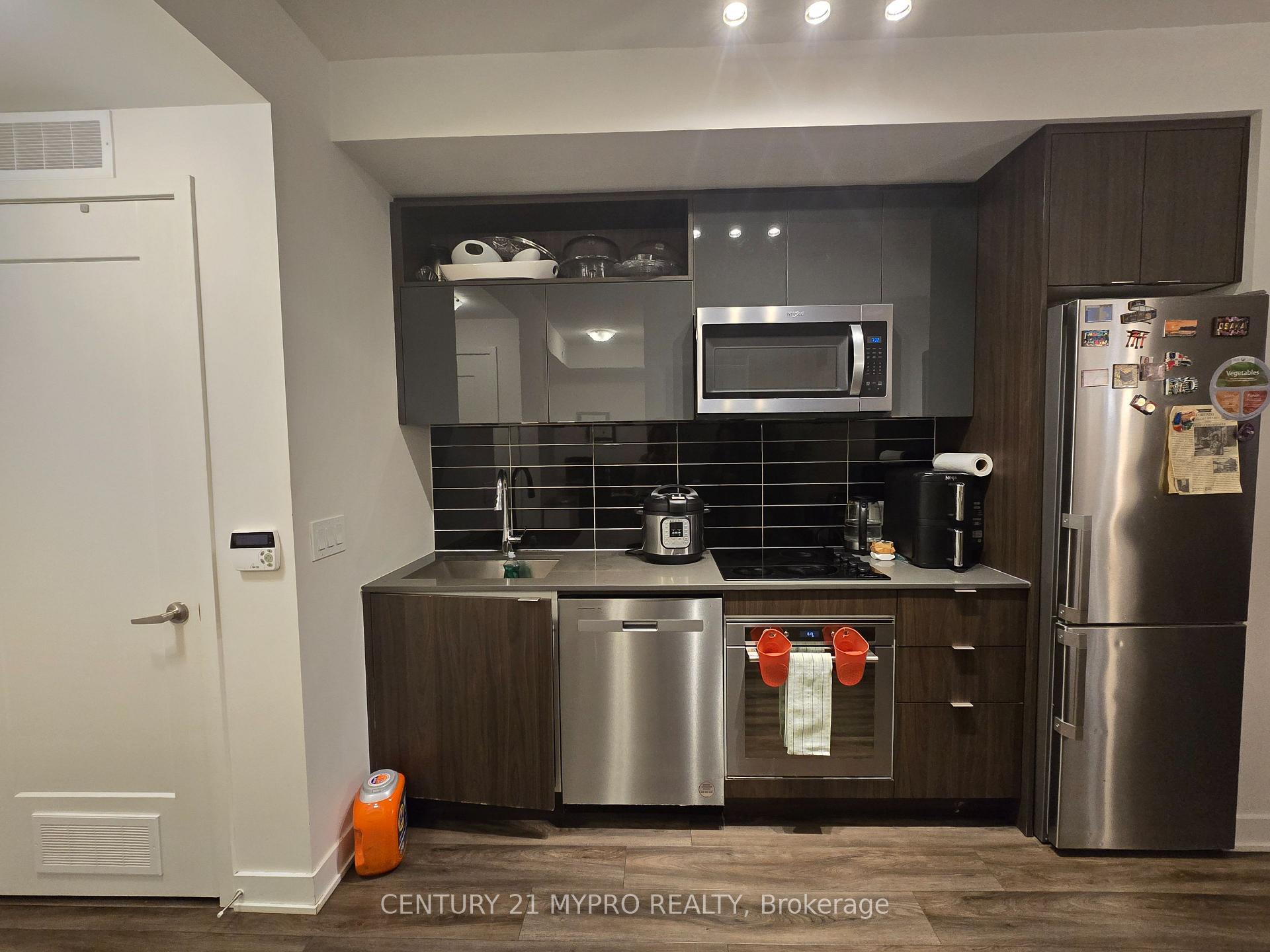 Photo 6 of Unit 927, 60 Princess Street, Toronto, Moss Park — HOMEH
