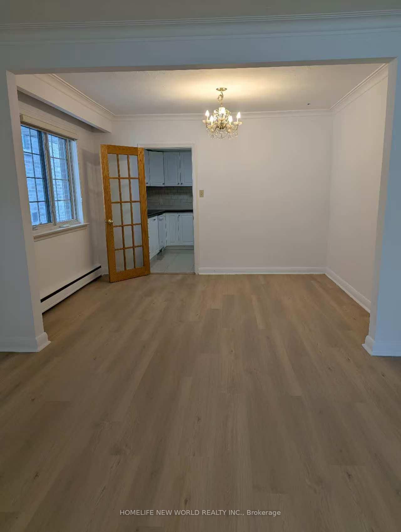 Photo 5 of 10 Millgate Crescent, North York, Bayview Village — HOMEH