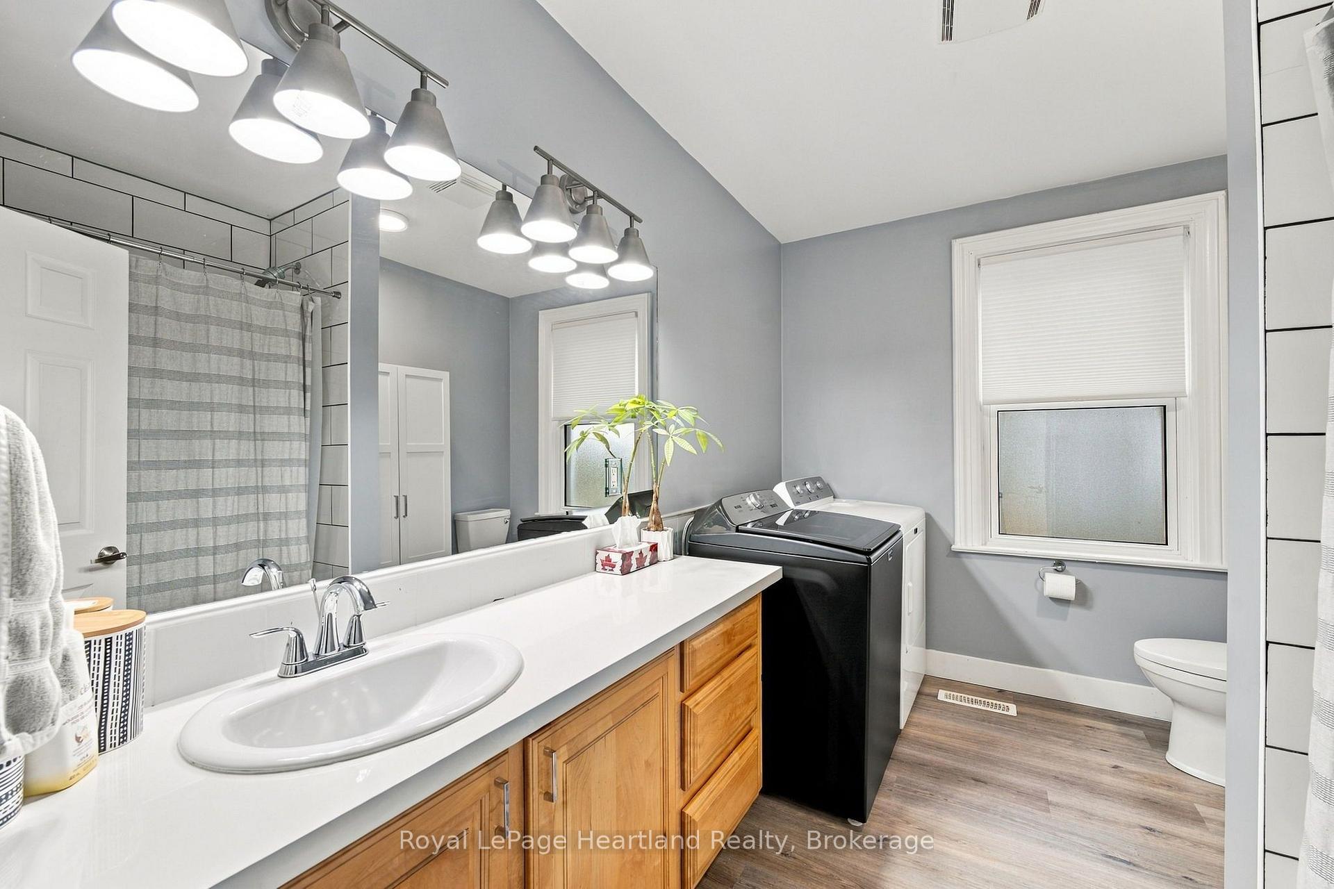 Photo 15 of 37579 Kippen Road, Bluewater, Hay — HOMEH