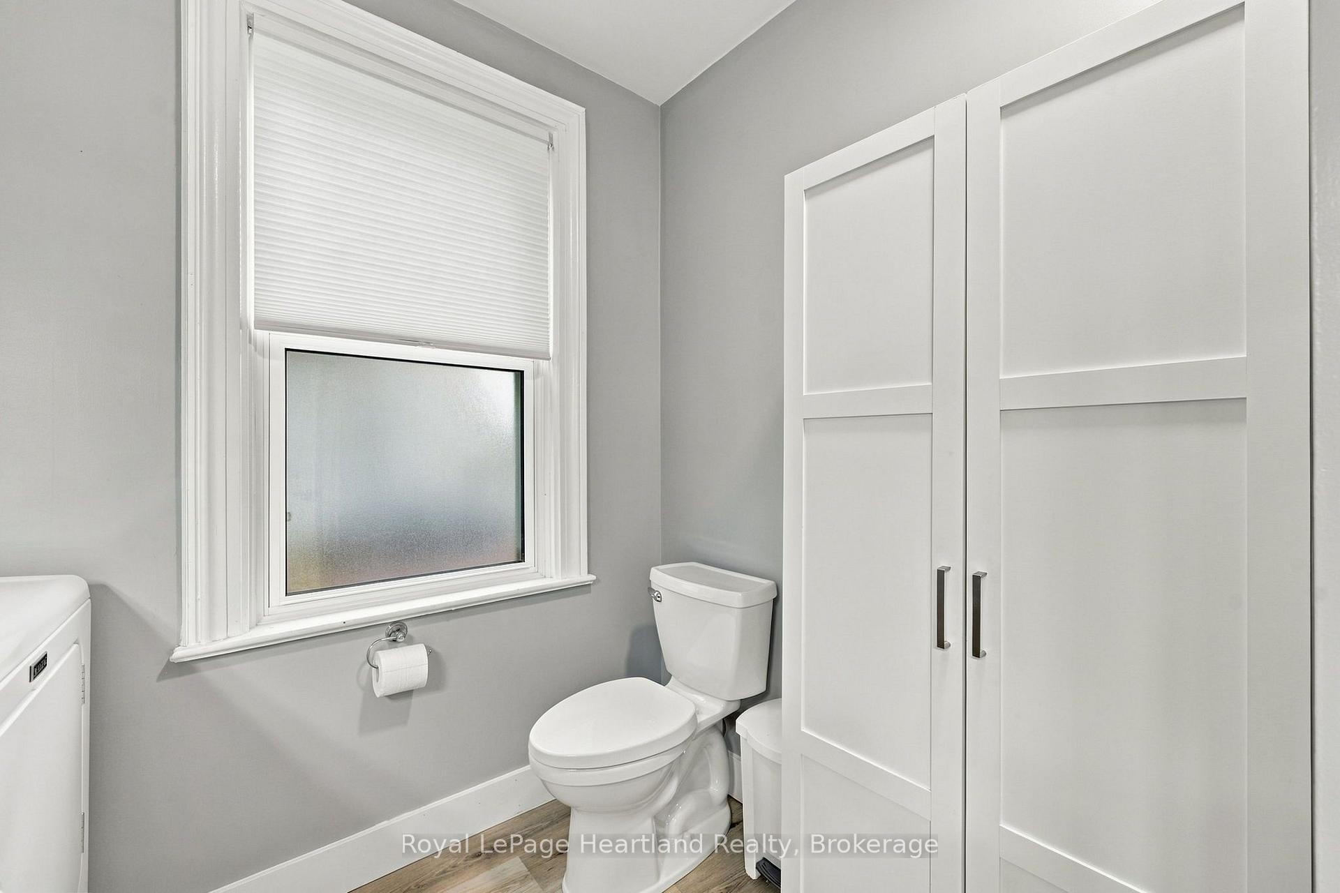 Photo 16 of 37579 Kippen Road, Bluewater, Hay — HOMEH