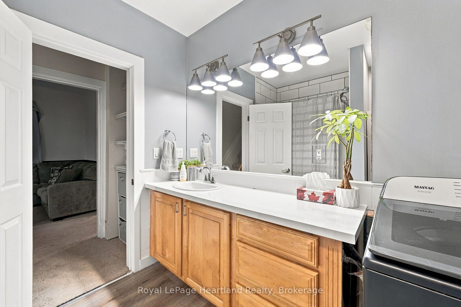 Photo 17 of 37579 Kippen Road, Bluewater, Hay — HOMEH