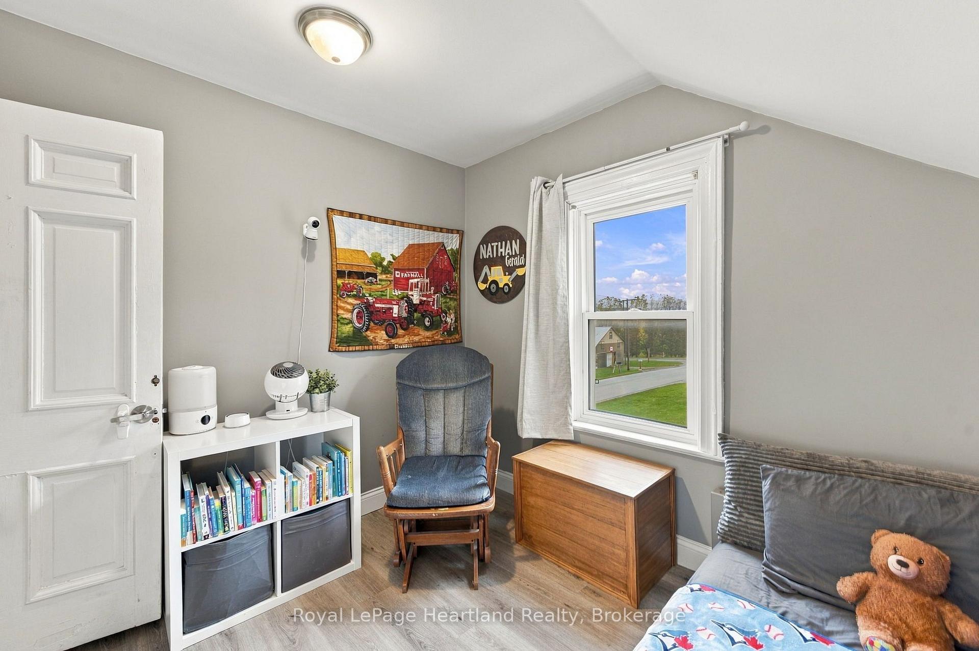 Photo 31 of 37579 Kippen Road, Bluewater, Hay — HOMEH