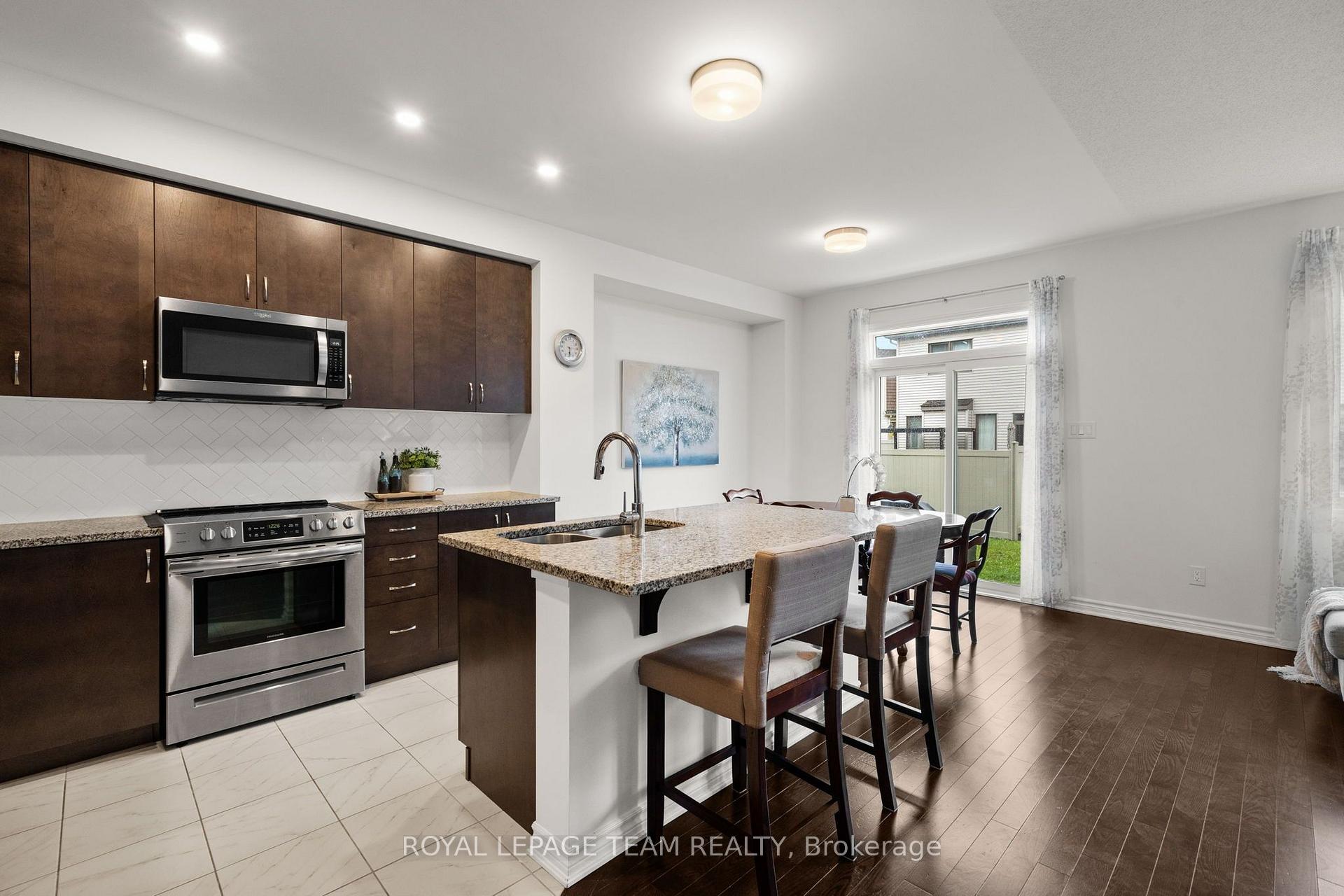 Photo 7 of 91 Mesa Drive, Ottawa, Barrhaven - Half Moon Bay — HOMEH