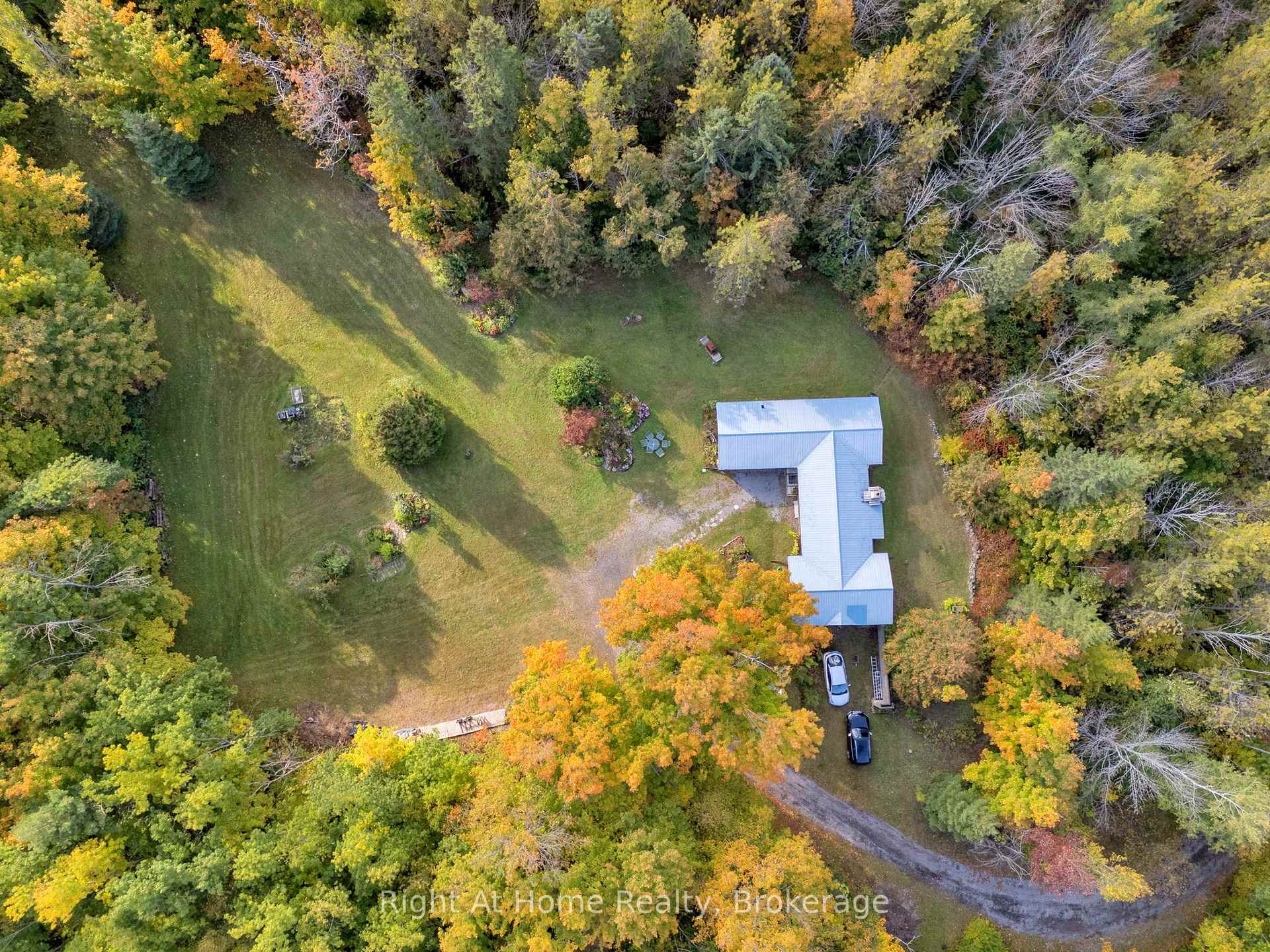 Photo 2 of 570 Meadowview Road, Kawartha Lakes, Emily — HOMEH