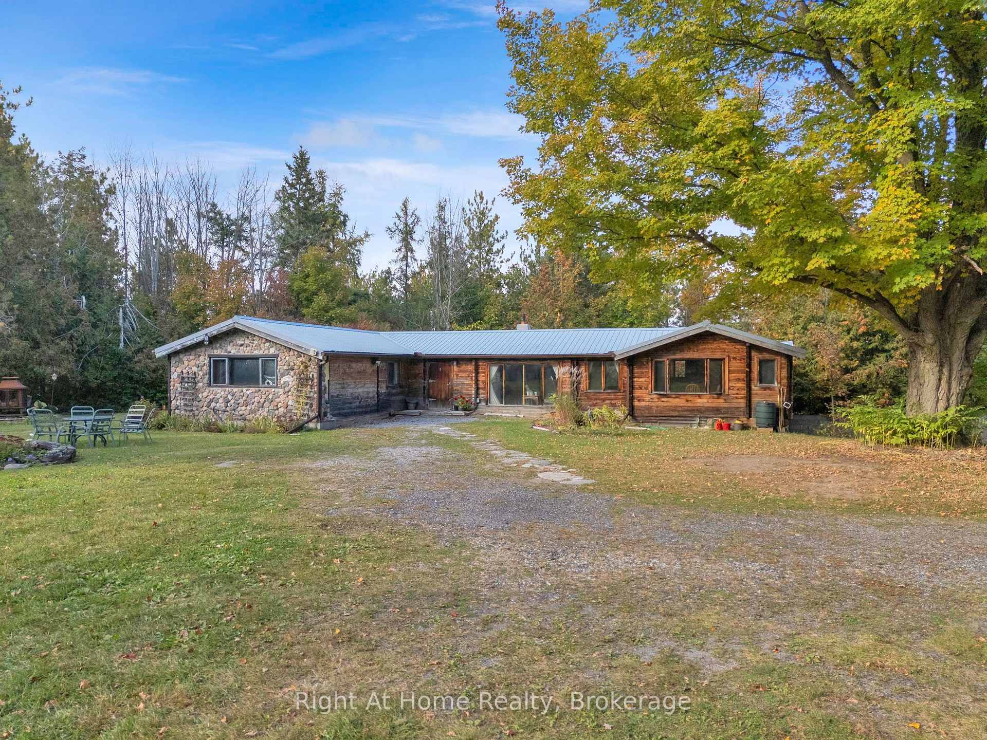 Photo 4 of 570 Meadowview Road, Kawartha Lakes, Emily — HOMEH