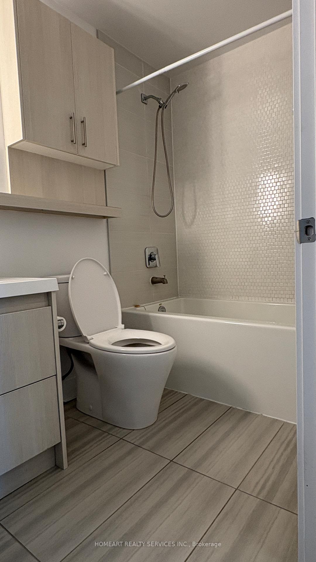 Photo 3 of Unit 1011, 150 Fairview Mall Drive, North York, Don Valley Village — HOMEH