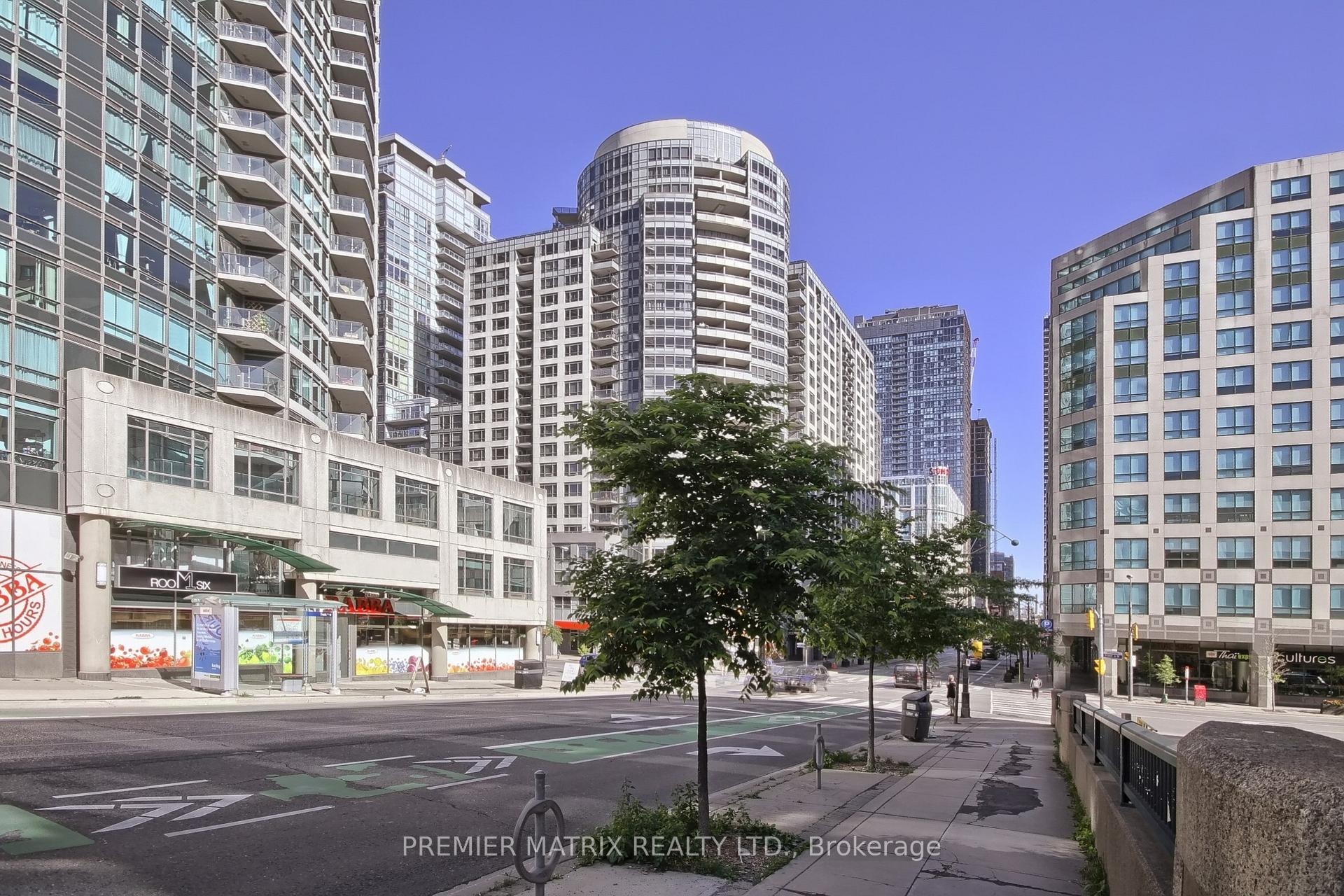 Photo 1 of Unit 222, 20 Blue Jays Way, Toronto, Waterfront Communities — HOMEH
