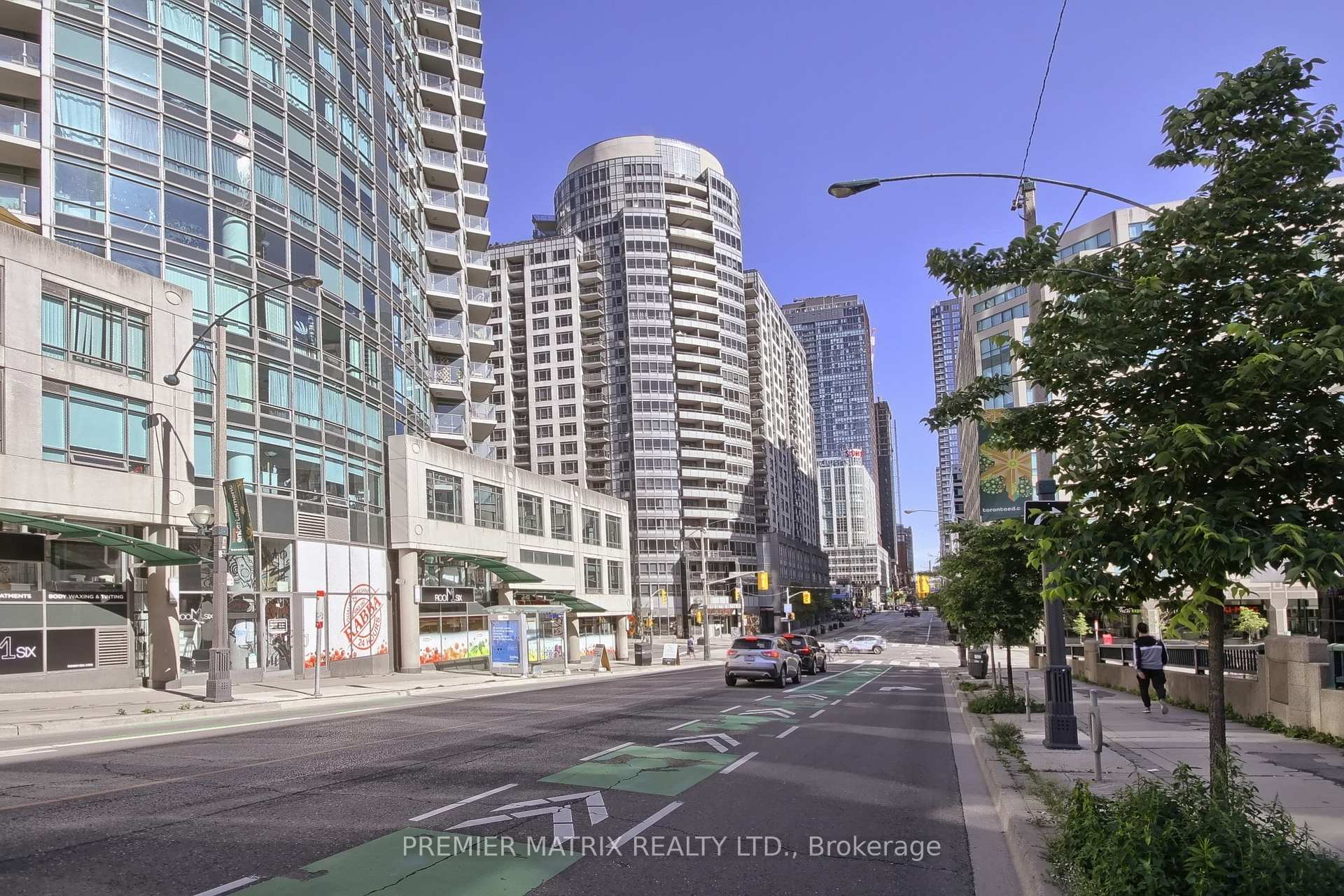 Photo 2 of Unit 222, 20 Blue Jays Way, Toronto, Waterfront Communities — HOMEH