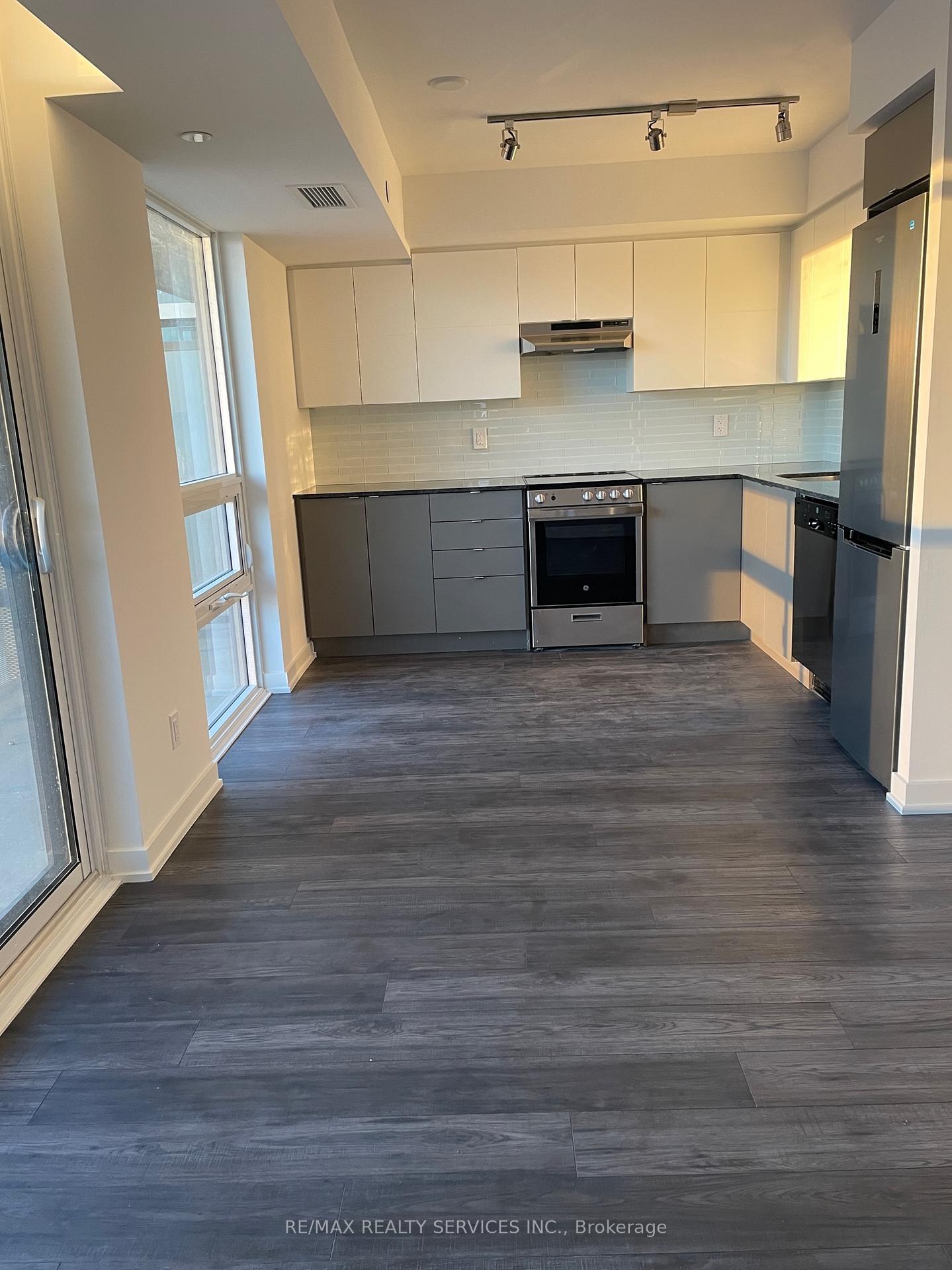 Photo 5 of Unit 1217, 120 Varna Drive, Toronto, Englemount-Lawrence — HOMEH
