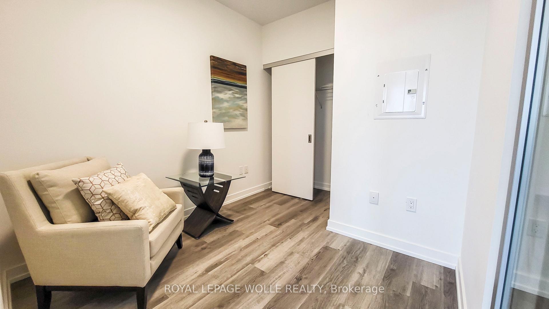 Photo 7 of Unit 304, 15 Wellington Street S, Kitchener, Cherry Hill — HOMEH