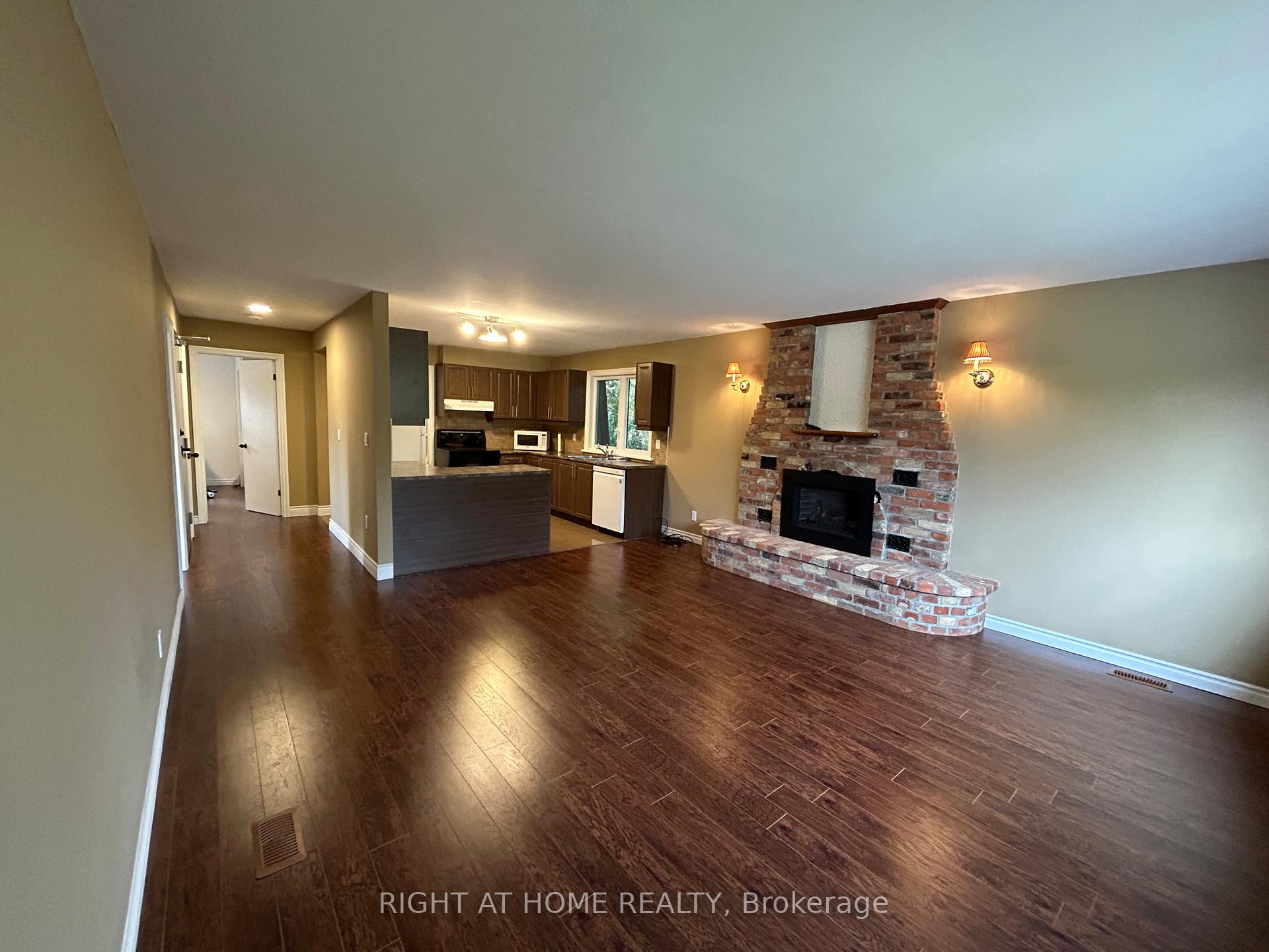 Photo of Unit Upper Level, 36 Aurora Heights Drive