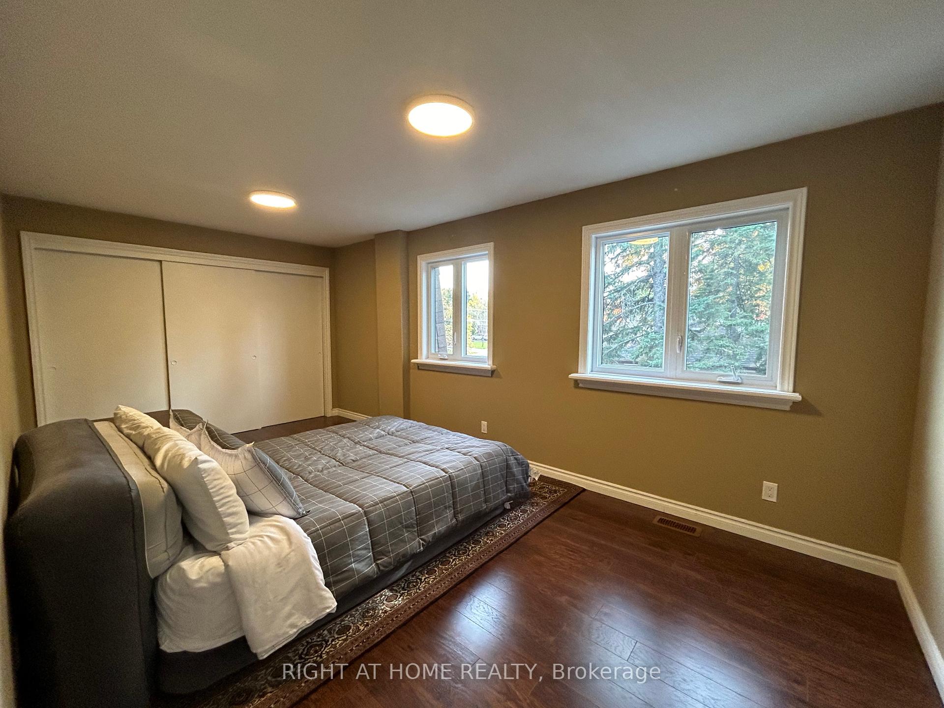 Photo 6 of Unit Upper Level, 36 Aurora Heights Drive, Aurora, Aurora Heights — HOMEH