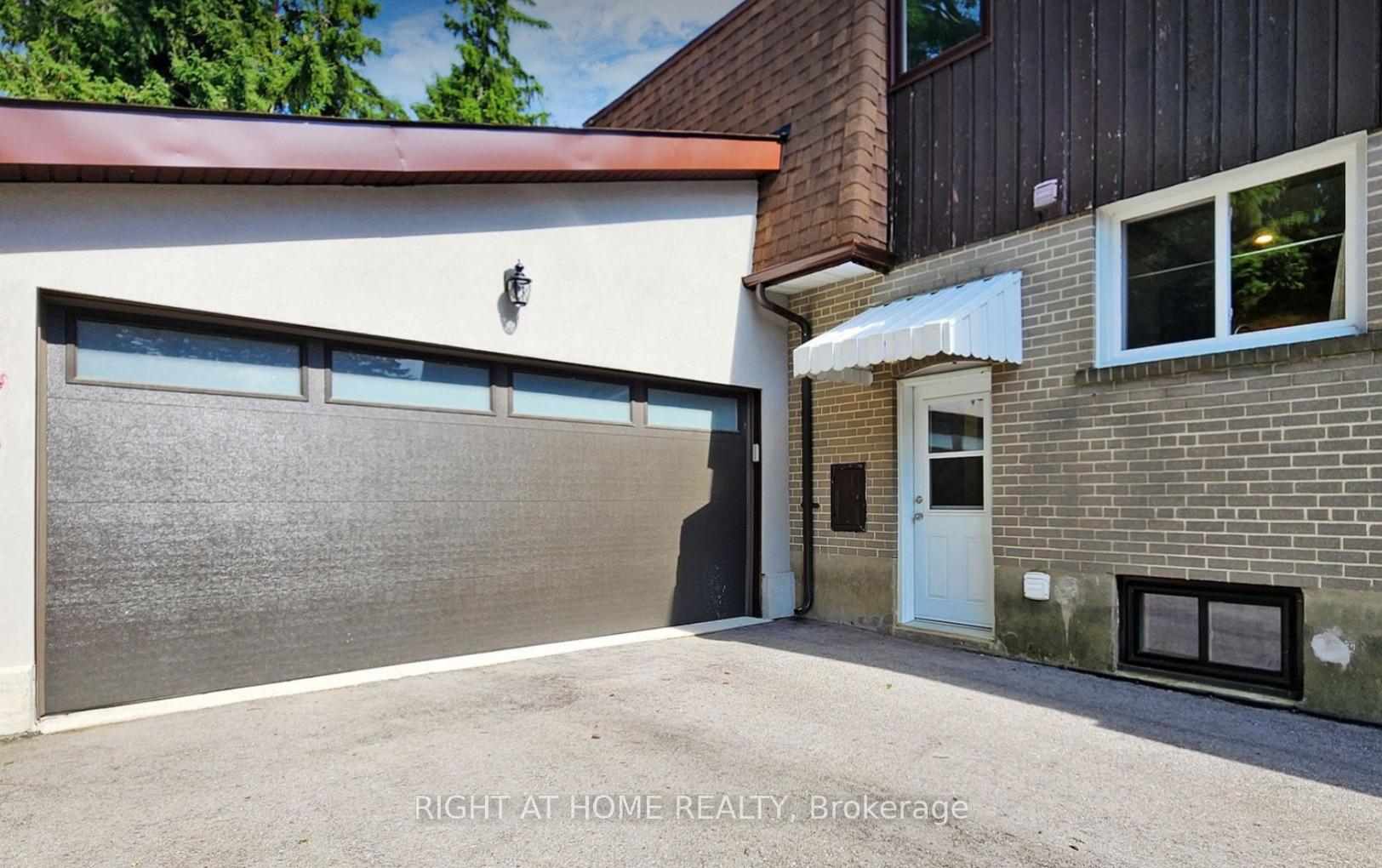 Photo 12 of Unit Upper Level, 36 Aurora Heights Drive, Aurora, Aurora Heights — HOMEH