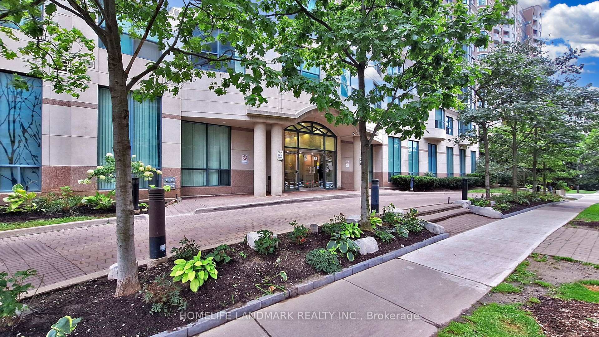 Photo 4 of Unit 1111, 7 Lorraine Drive, North York, Newtonbrook West — HOMEH