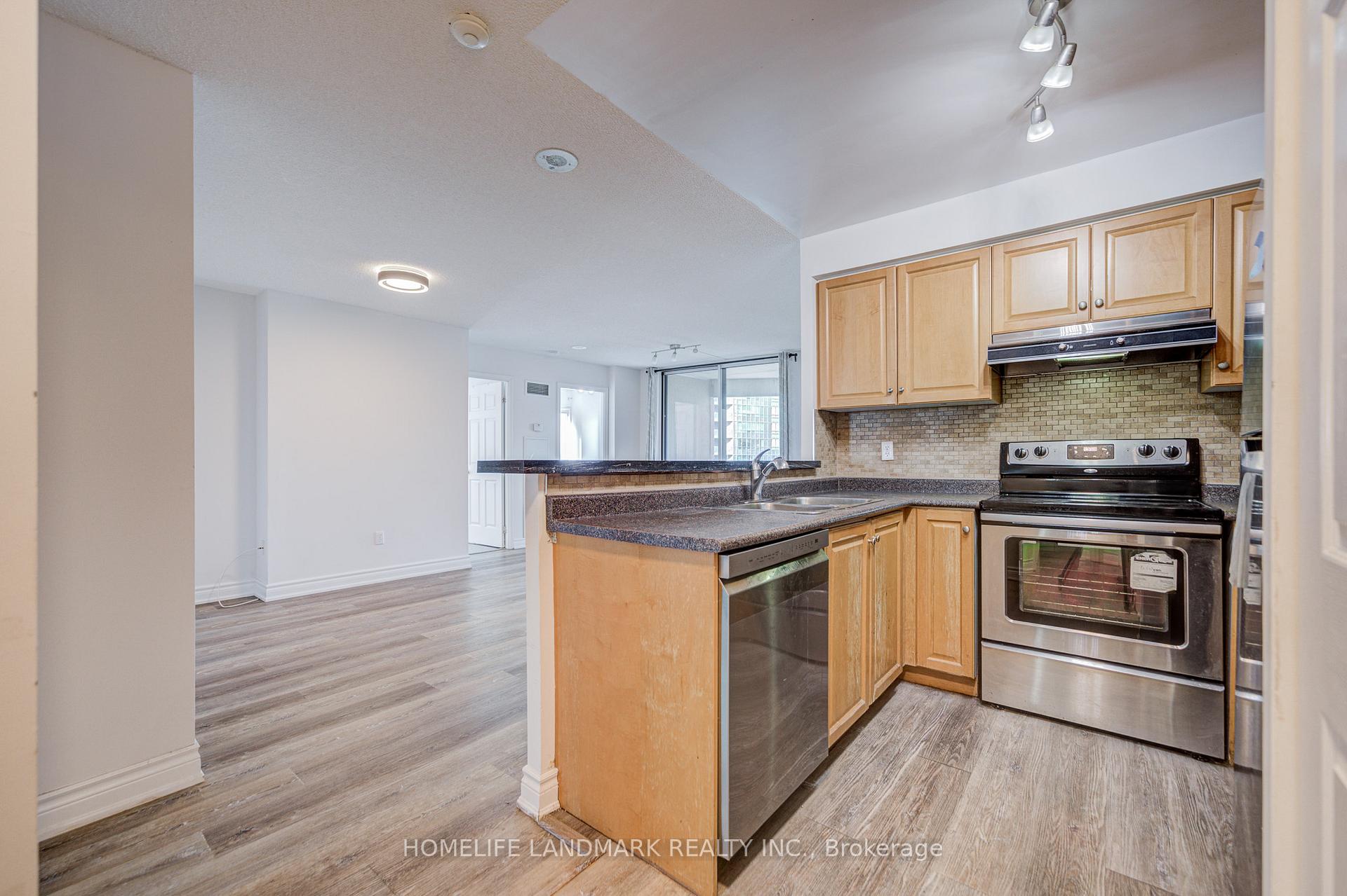 Photo 14 of Unit 1111, 7 Lorraine Drive, North York, Newtonbrook West — HOMEH
