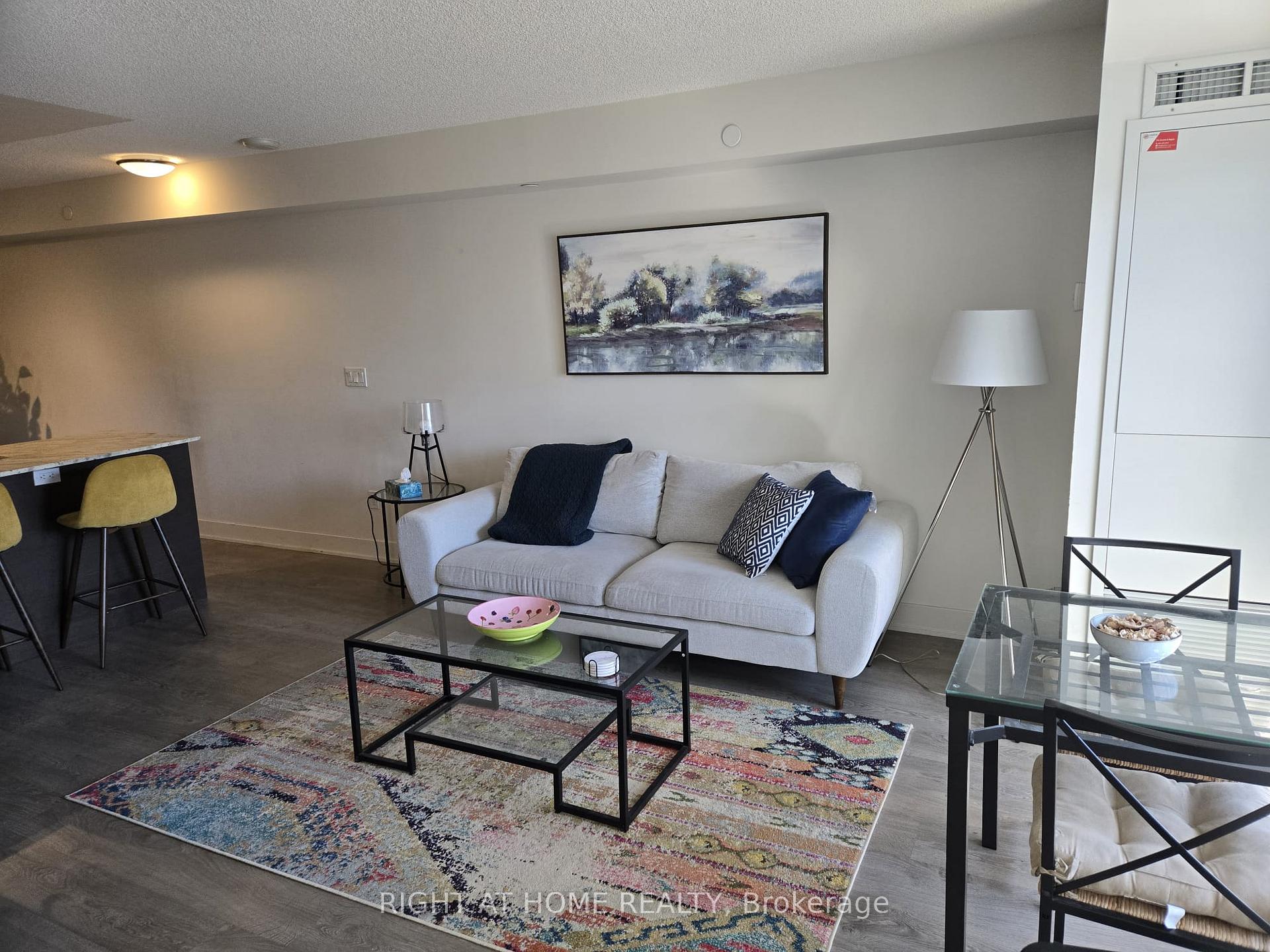 Photo 9 of Unit 704, 88 Sheppard Avenue E, North York, Willowdale East — HOMEH