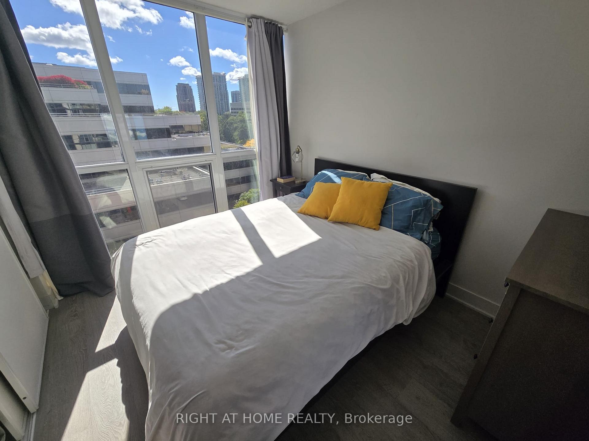 Photo 11 of Unit 704, 88 Sheppard Avenue E, North York, Willowdale East — HOMEH