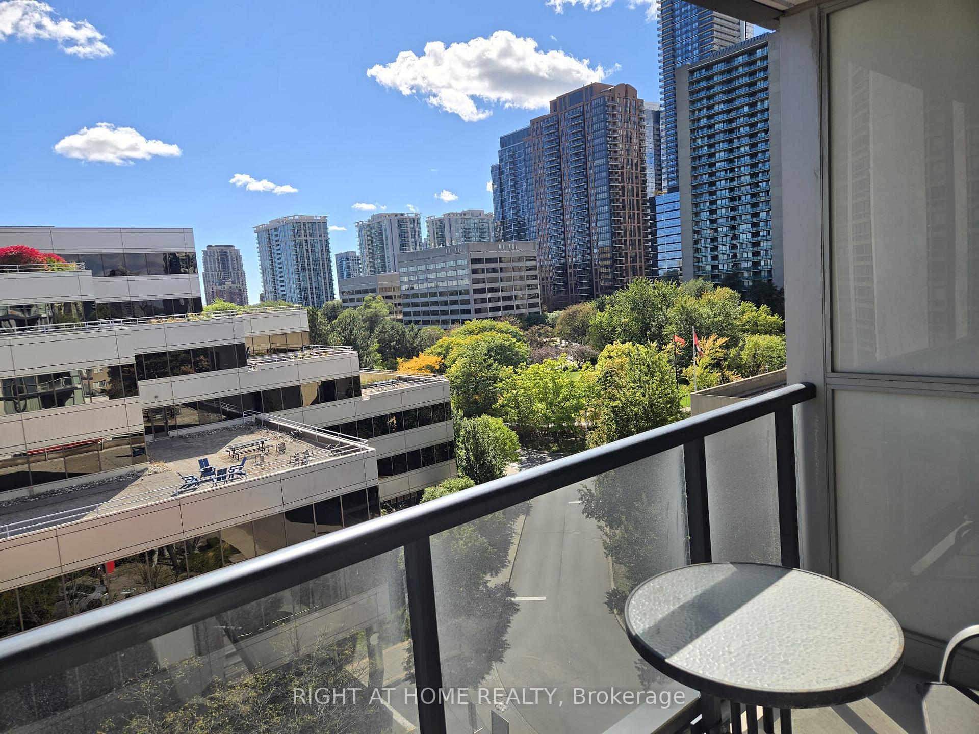 Photo 13 of Unit 704, 88 Sheppard Avenue E, North York, Willowdale East — HOMEH