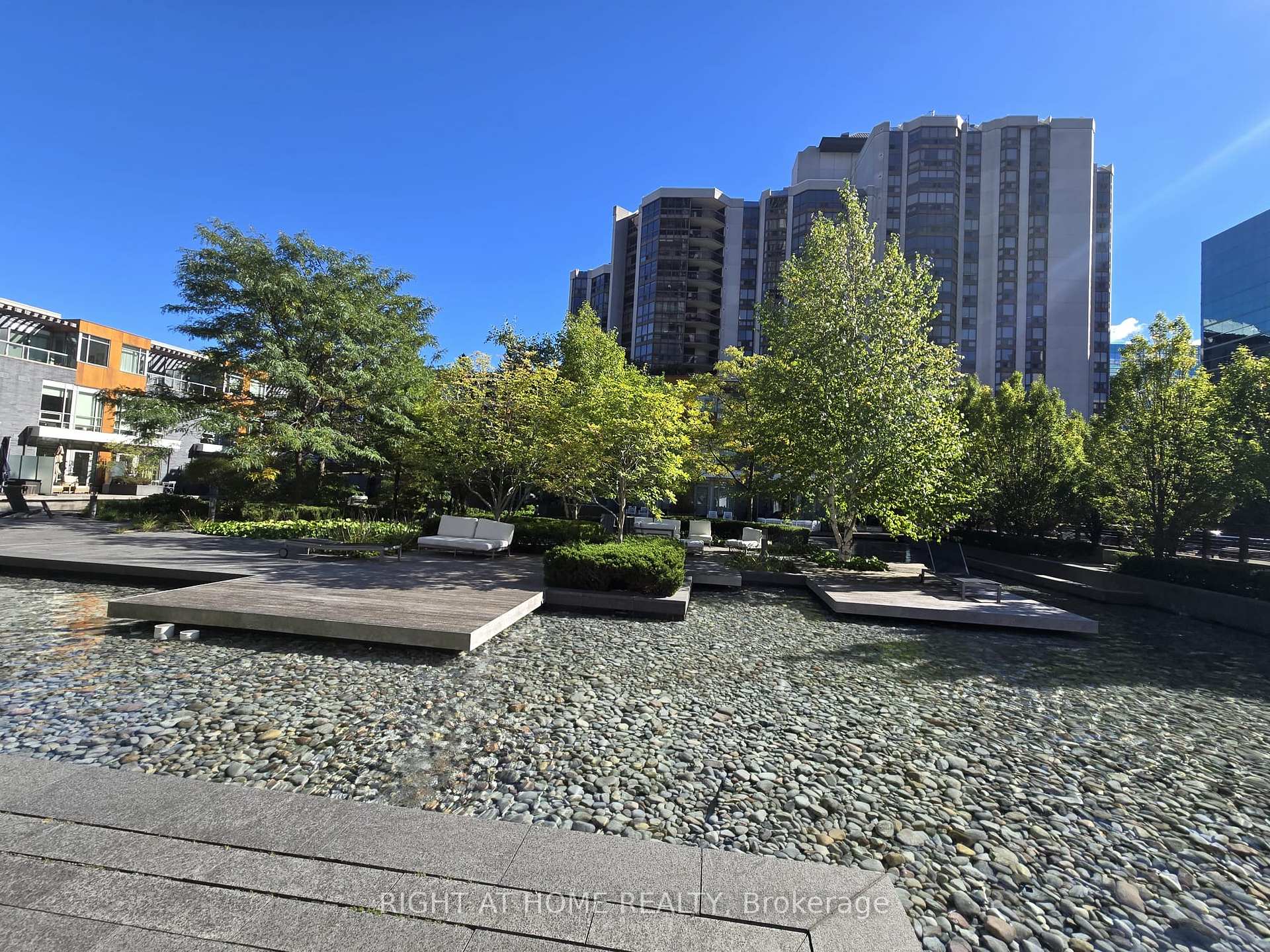 Photo 17 of Unit 704, 88 Sheppard Avenue E, North York, Willowdale East — HOMEH