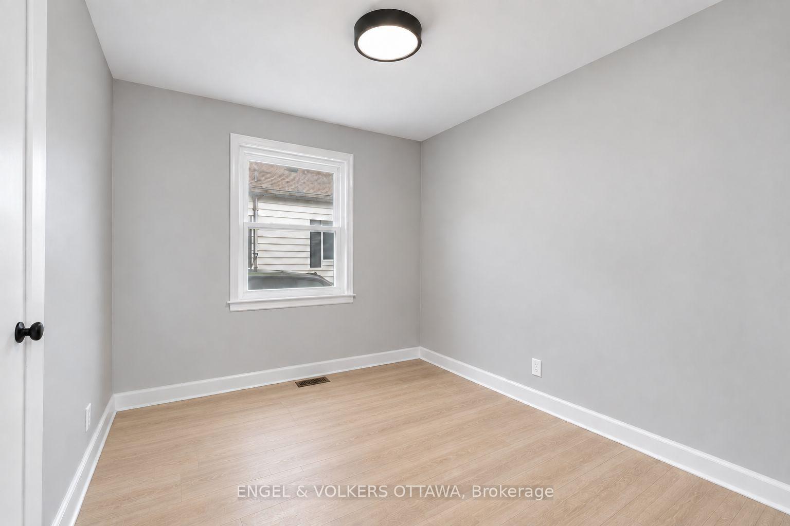 Photo 5 of Unit 2, 527 Laderoute Avenue, Ottawa, Westboro/Hampton Park — HOMEH