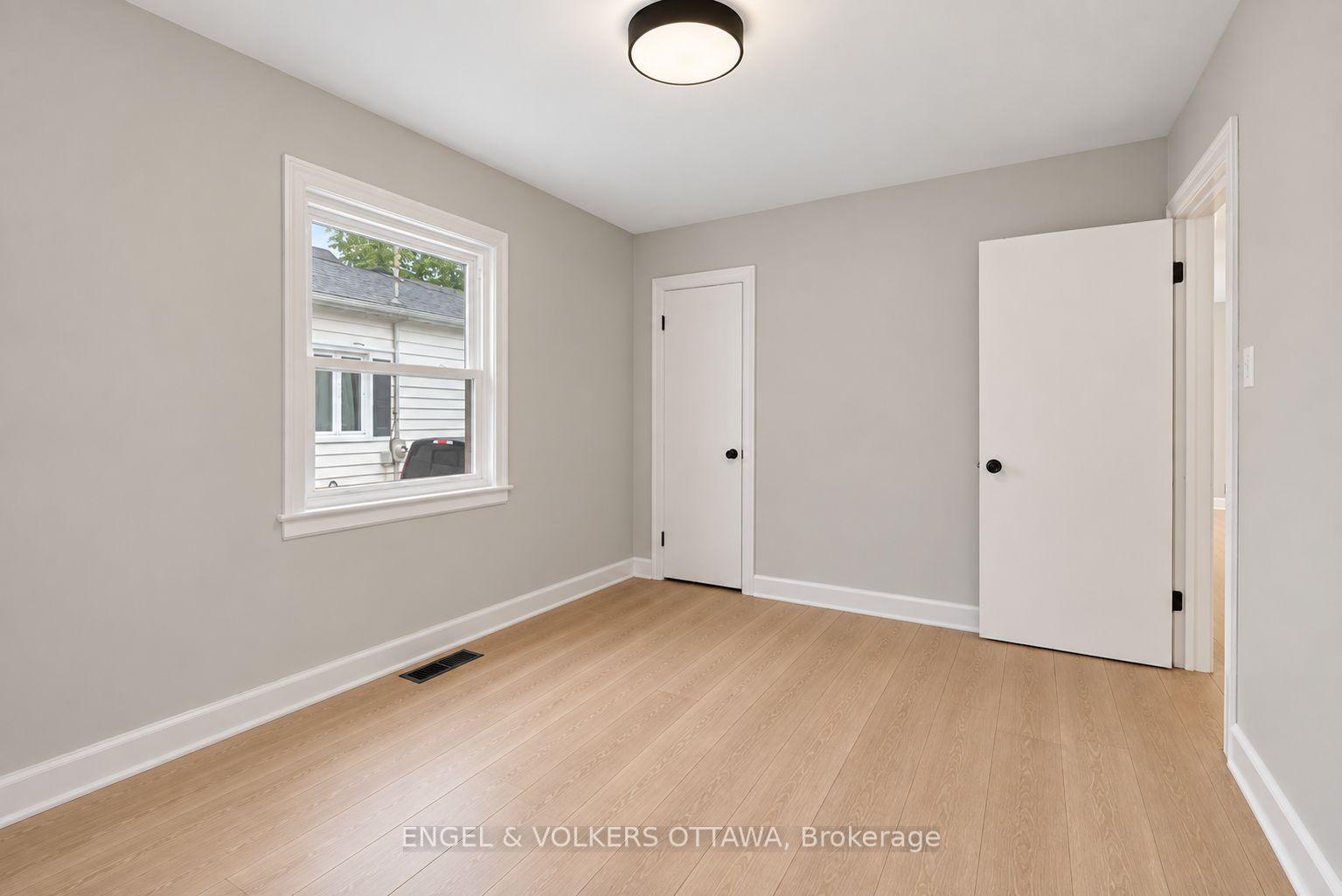 Photo 6 of Unit 2, 527 Laderoute Avenue, Ottawa, Westboro/Hampton Park — HOMEH