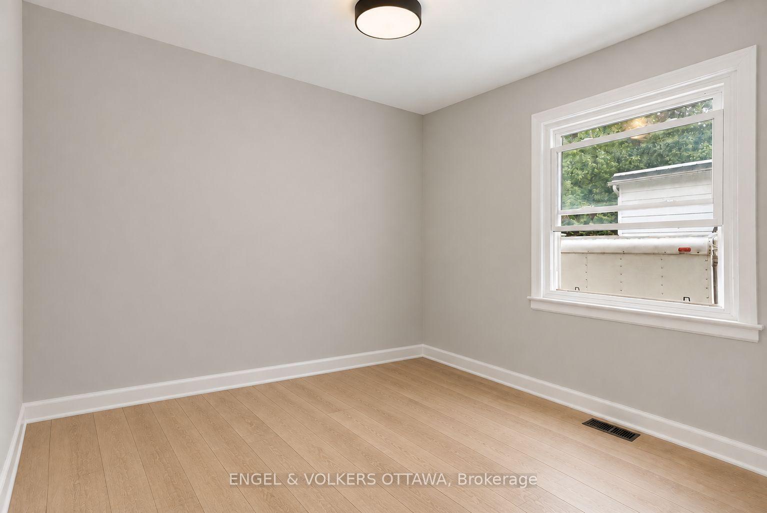 Photo 7 of Unit 2, 527 Laderoute Avenue, Ottawa, Westboro/Hampton Park — HOMEH