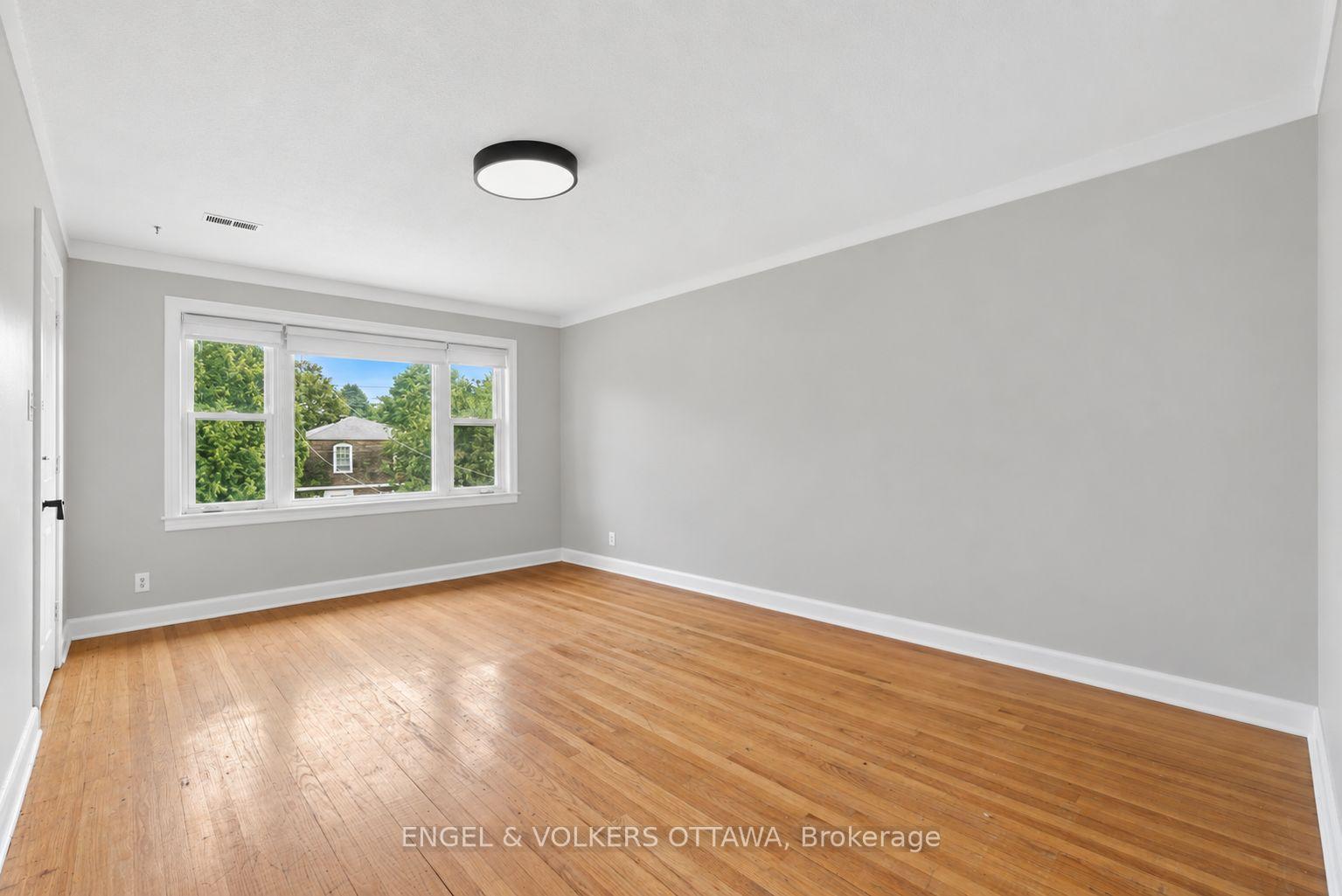 Photo 2 of Unit 3, 527 Laderoute Avenue, Ottawa, Westboro/Hampton Park — HOMEH