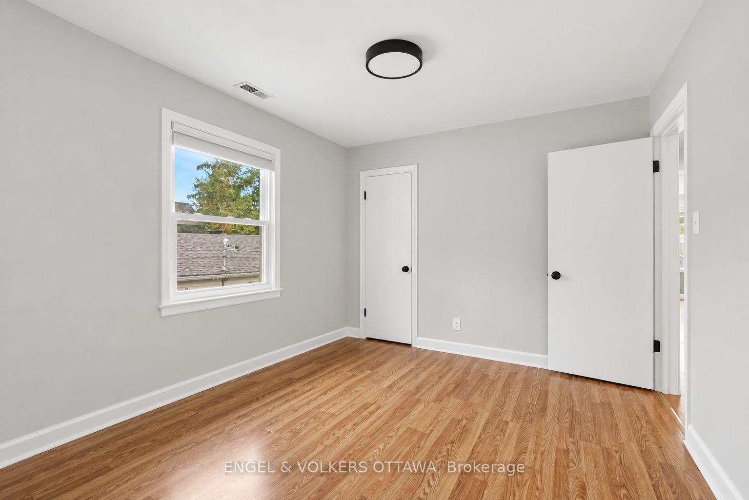 Photo 5 of Unit 3, 527 Laderoute Avenue, Ottawa, Westboro/Hampton Park — HOMEH