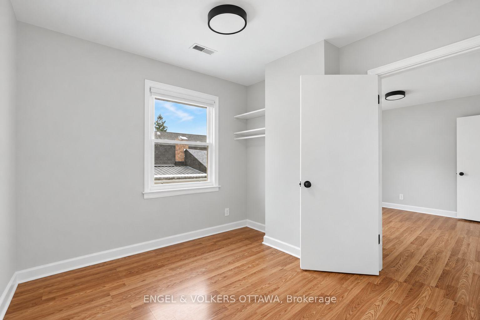 Photo 6 of Unit 3, 527 Laderoute Avenue, Ottawa, Westboro/Hampton Park — HOMEH