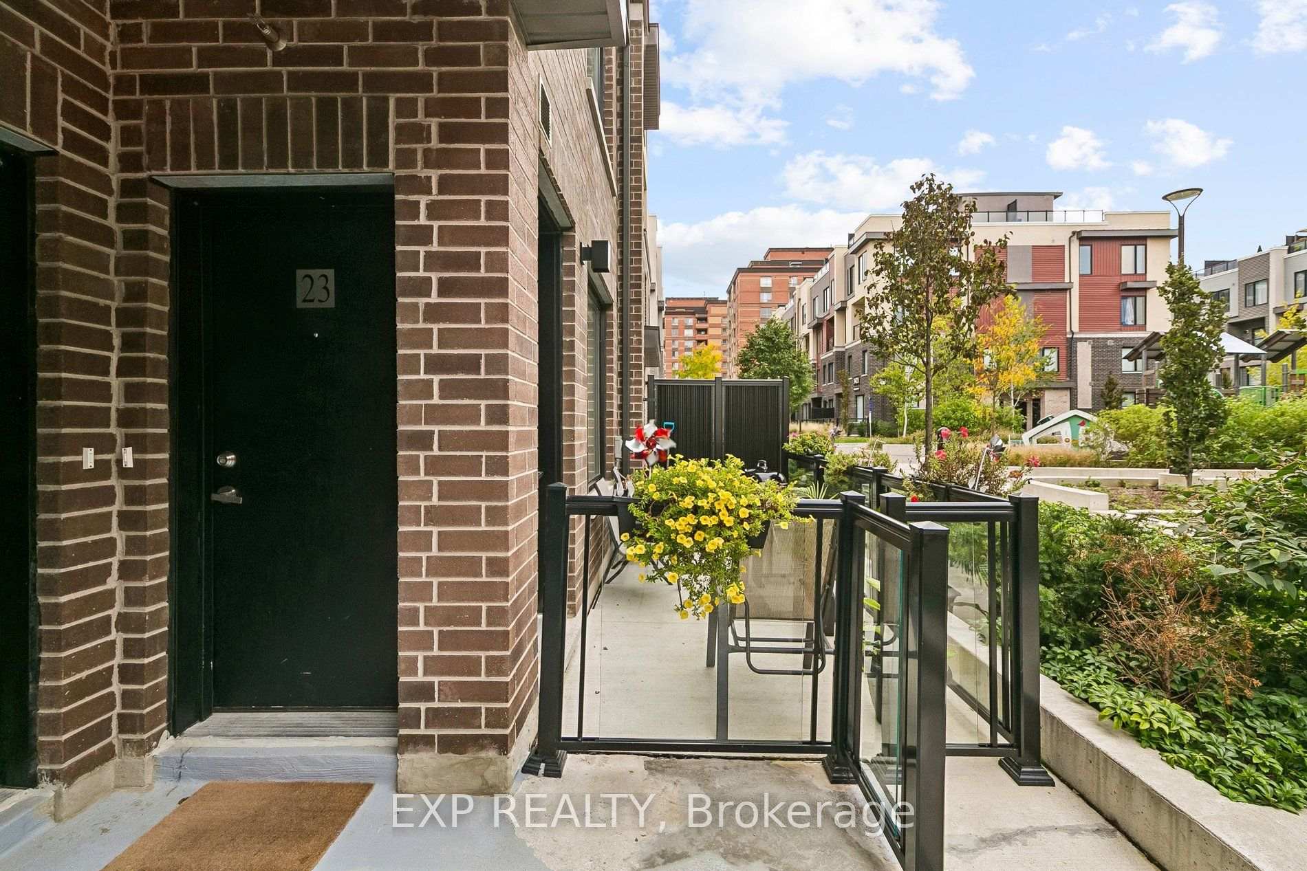 Photo 2 of Unit 23, 3409 Ridgeway Drive, Mississauga, Erin Mills — HOMEH